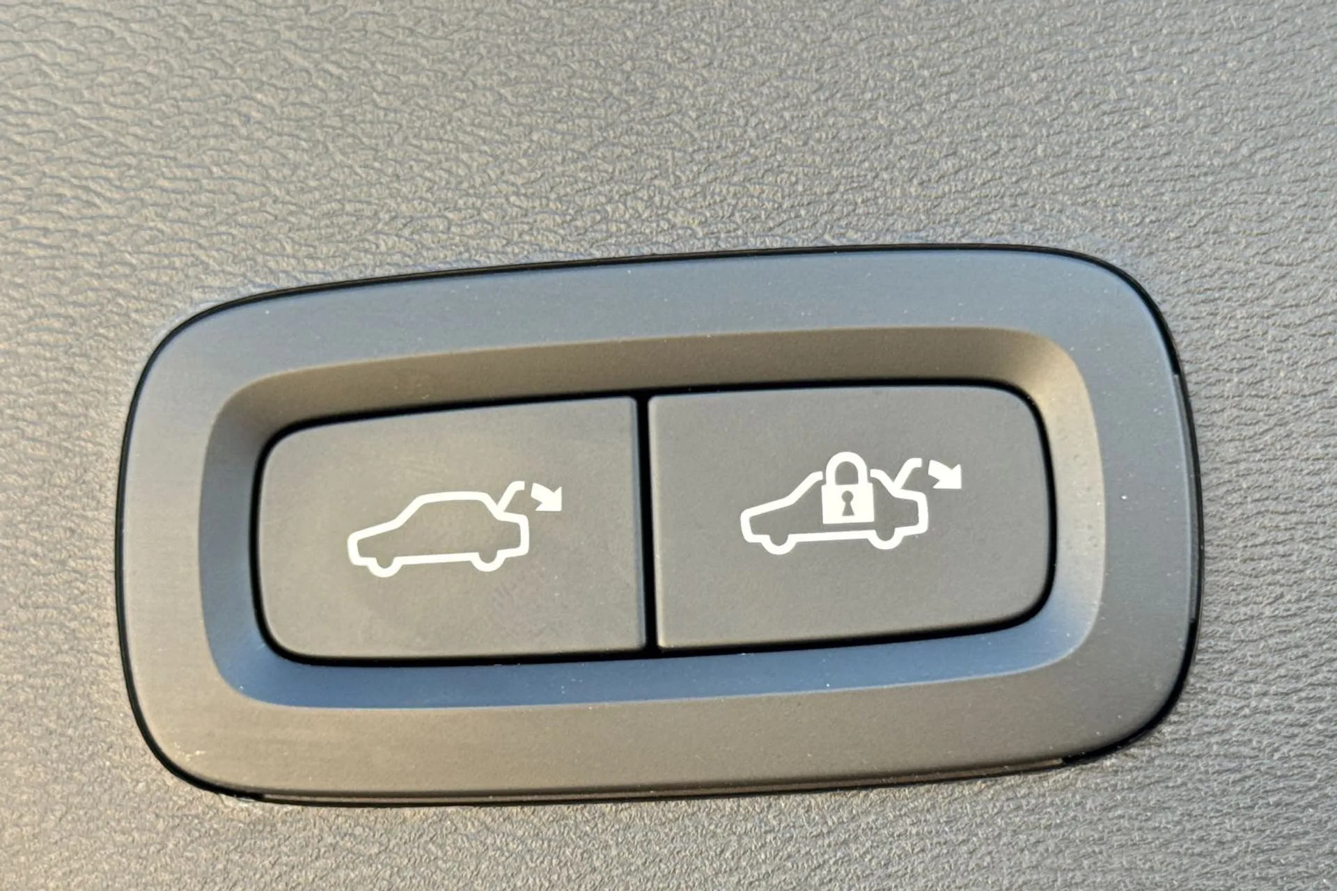 Volvo XC40 thumbnail image number 22