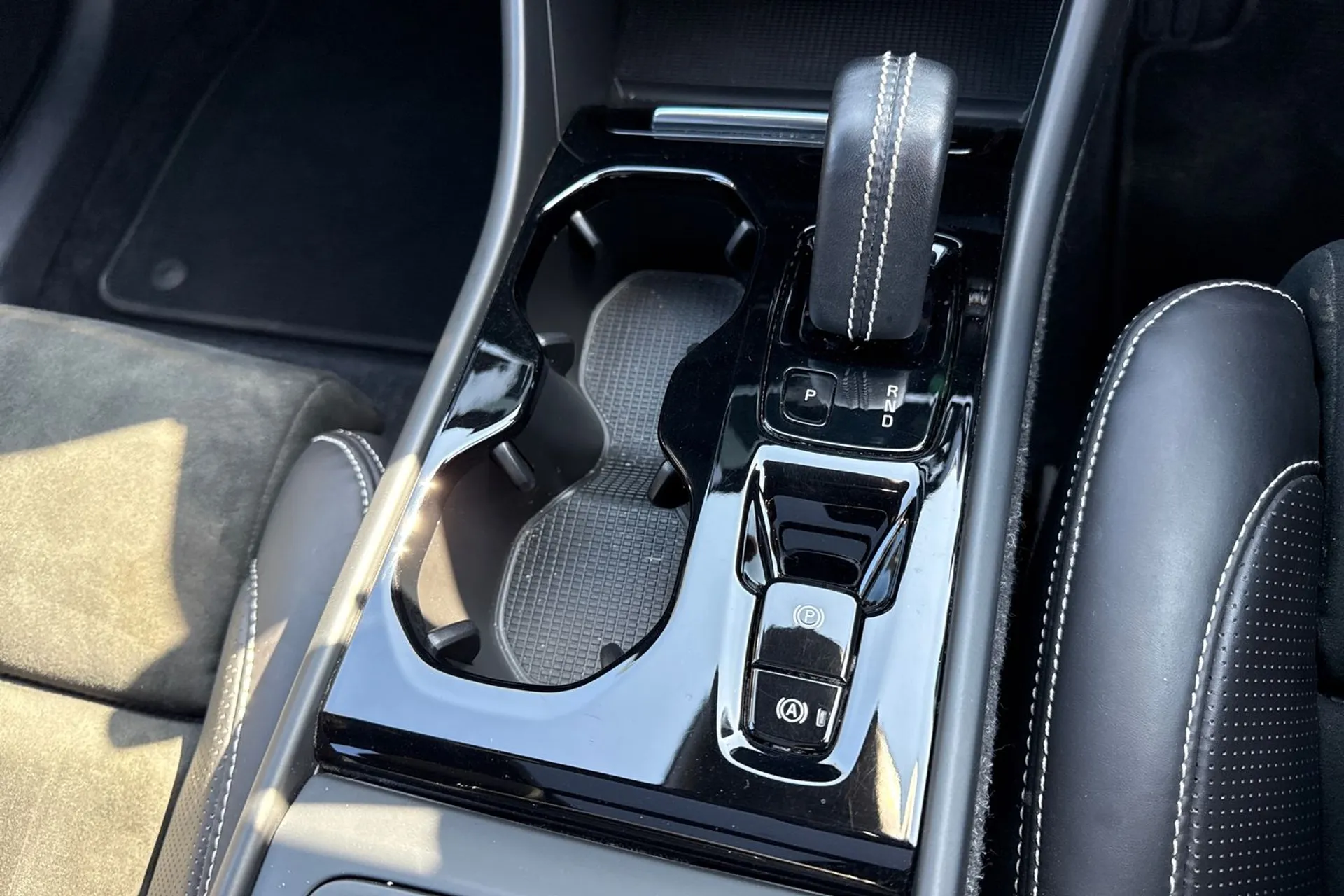 Volvo XC40 thumbnail image number 47
