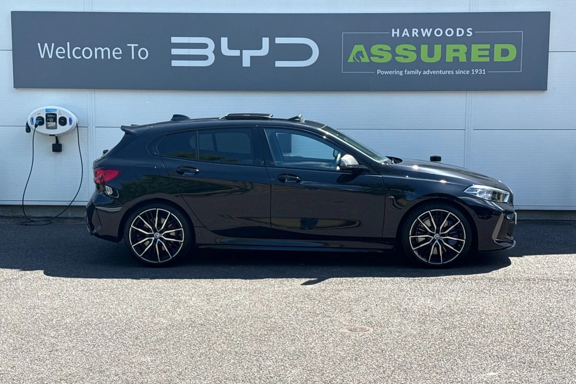 BMW 1 SERIES thumbnail image number 2