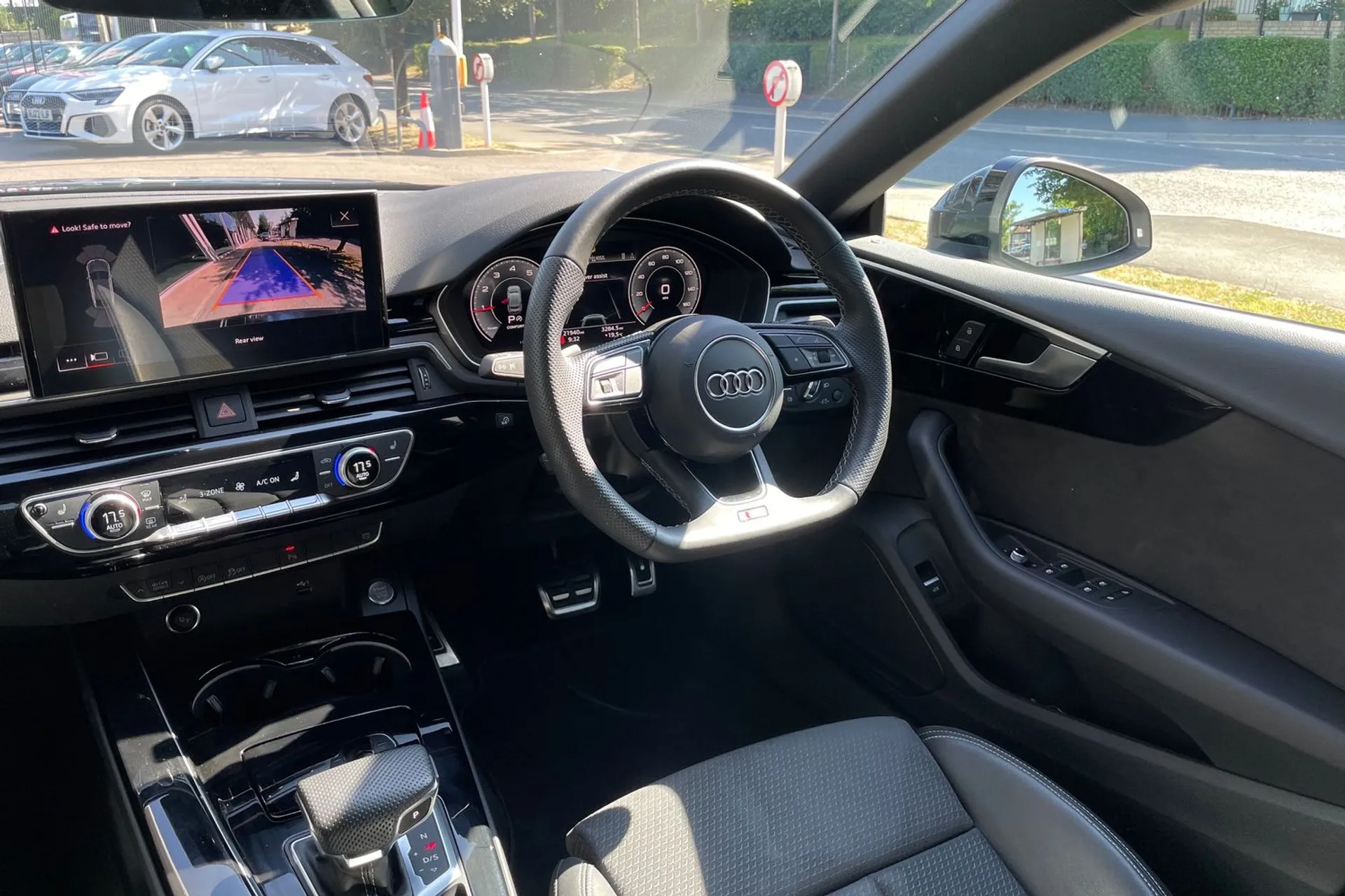 Audi A5 thumbnail image number 32