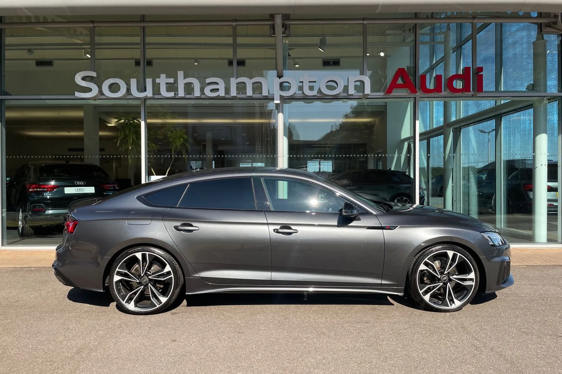 Audi A5 thumbnail image number 2