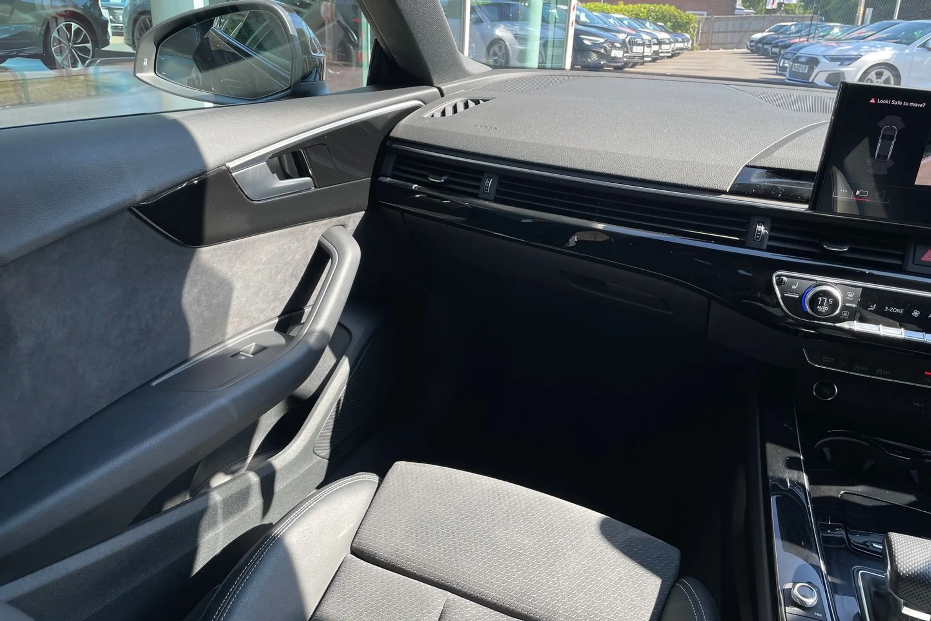 Audi A5 thumbnail image number 31