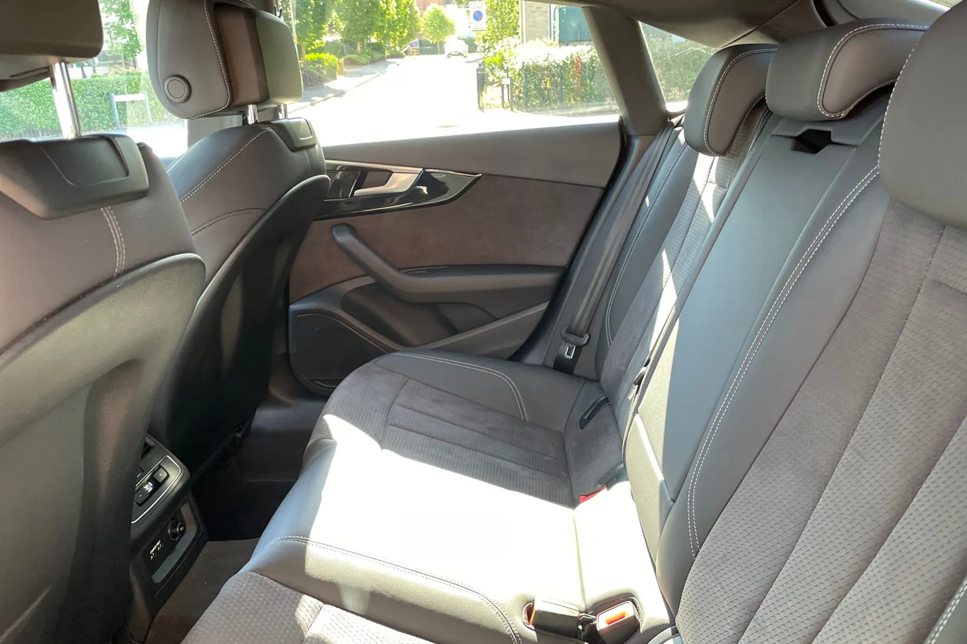 Audi A5 thumbnail image number 29