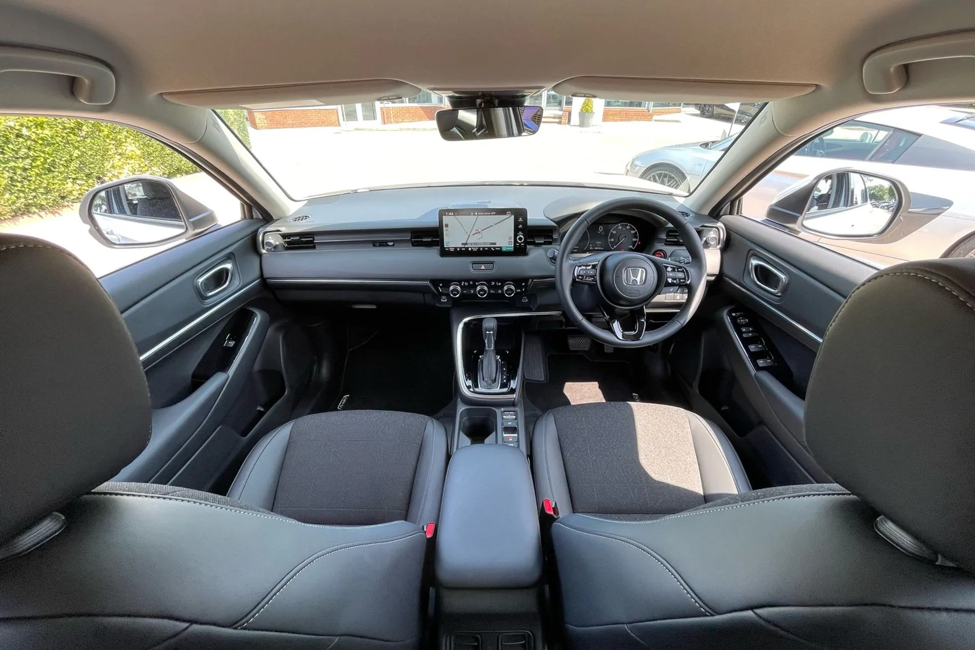 HONDA HR-V thumbnail image number 3