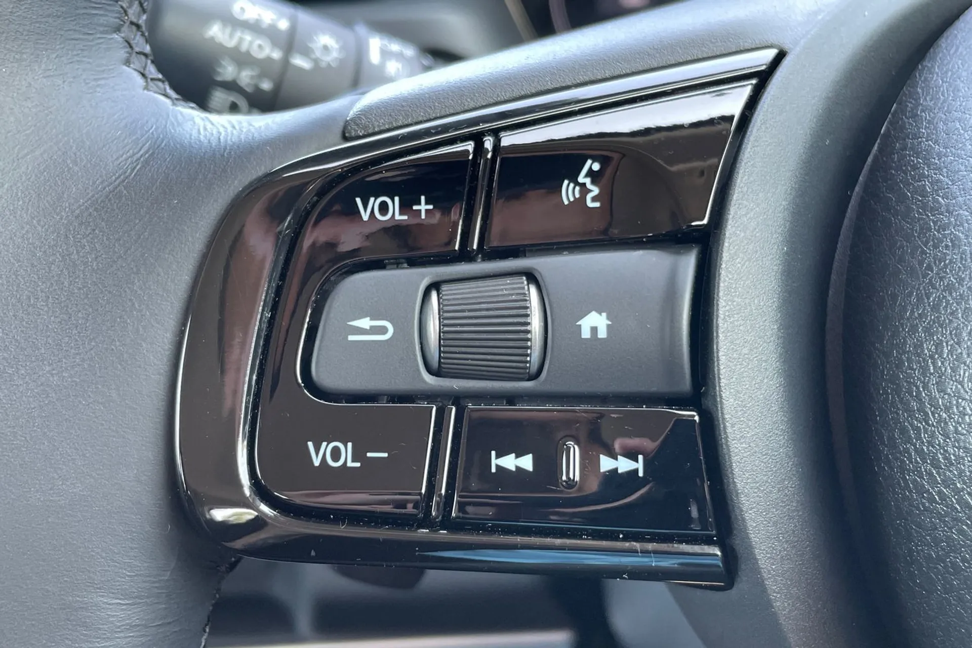 HONDA HR-V thumbnail image number 15