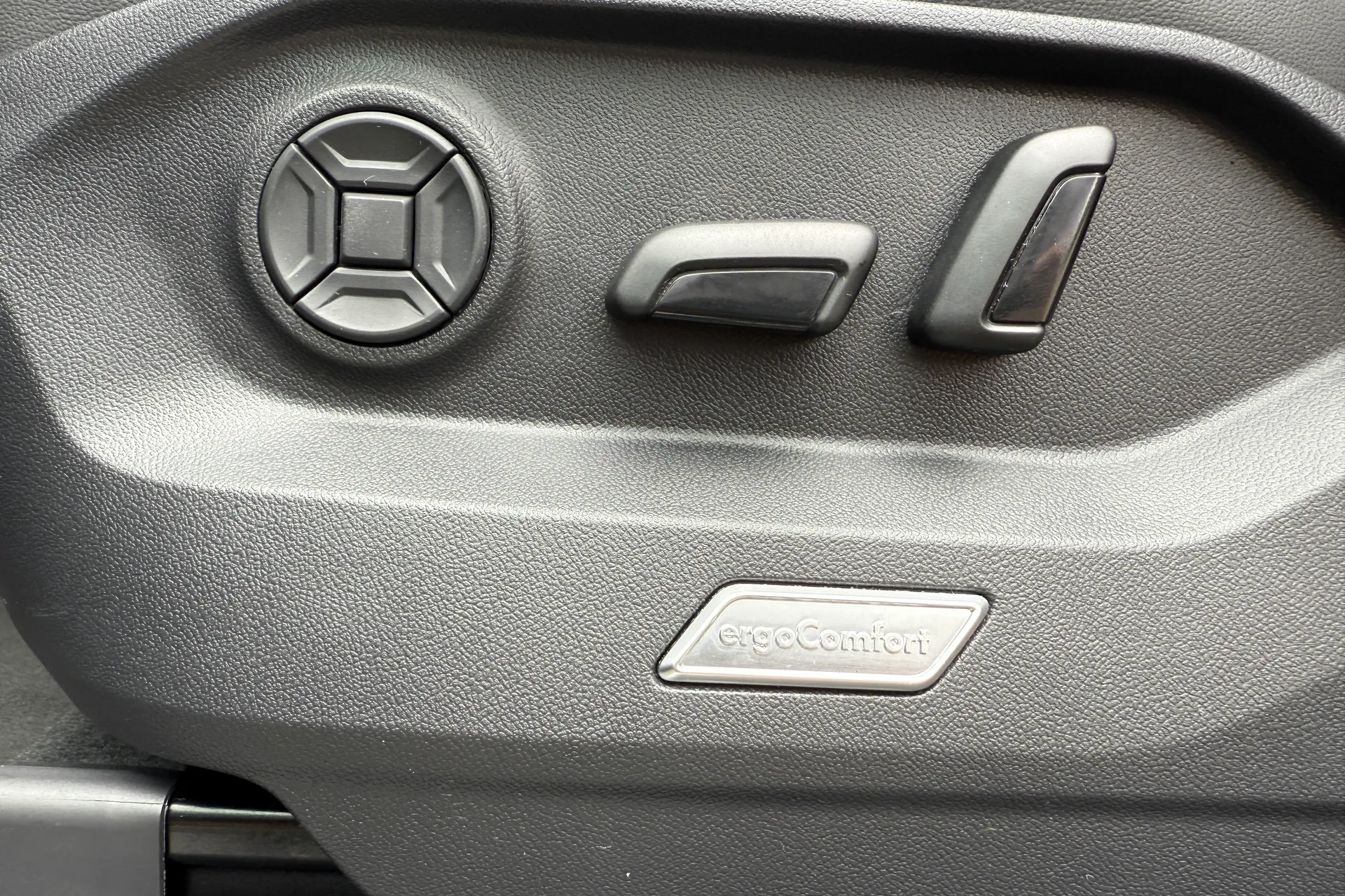 VOLKSWAGEN TOUAREG thumbnail image number 30