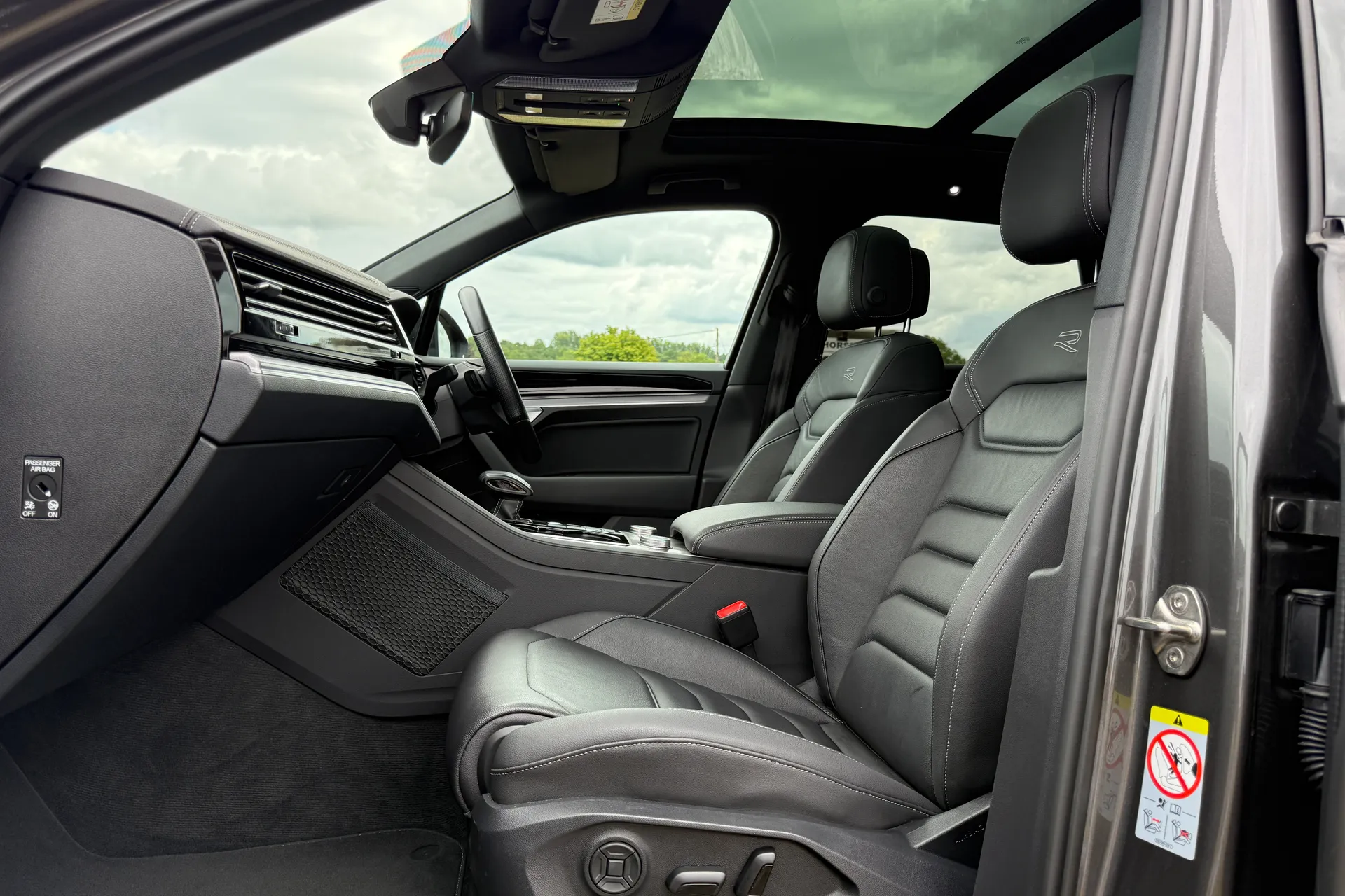 VOLKSWAGEN TOUAREG thumbnail image number 29