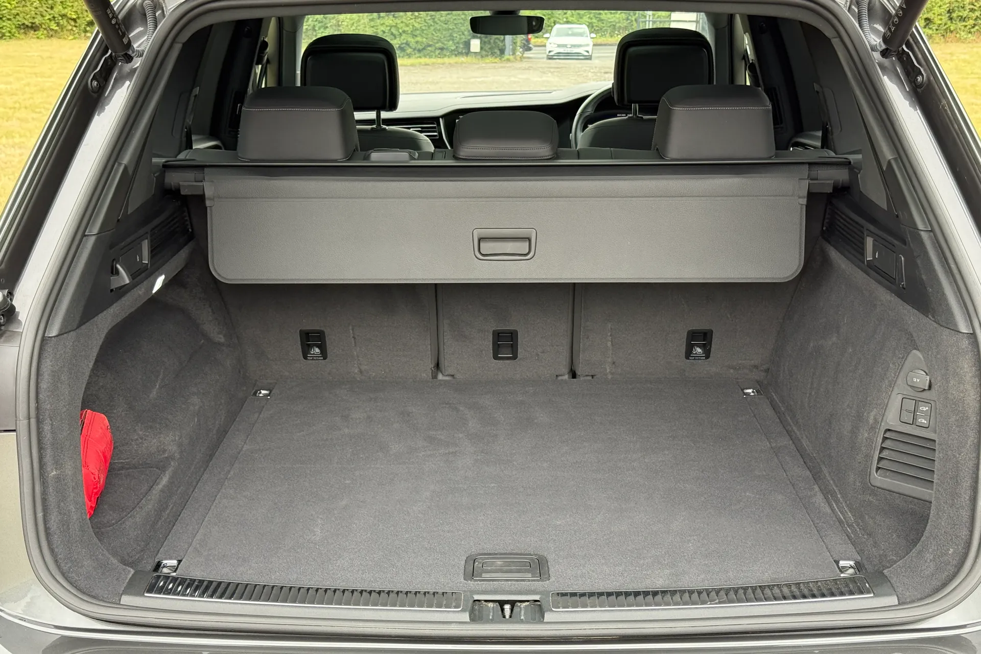 VOLKSWAGEN TOUAREG thumbnail image number 16