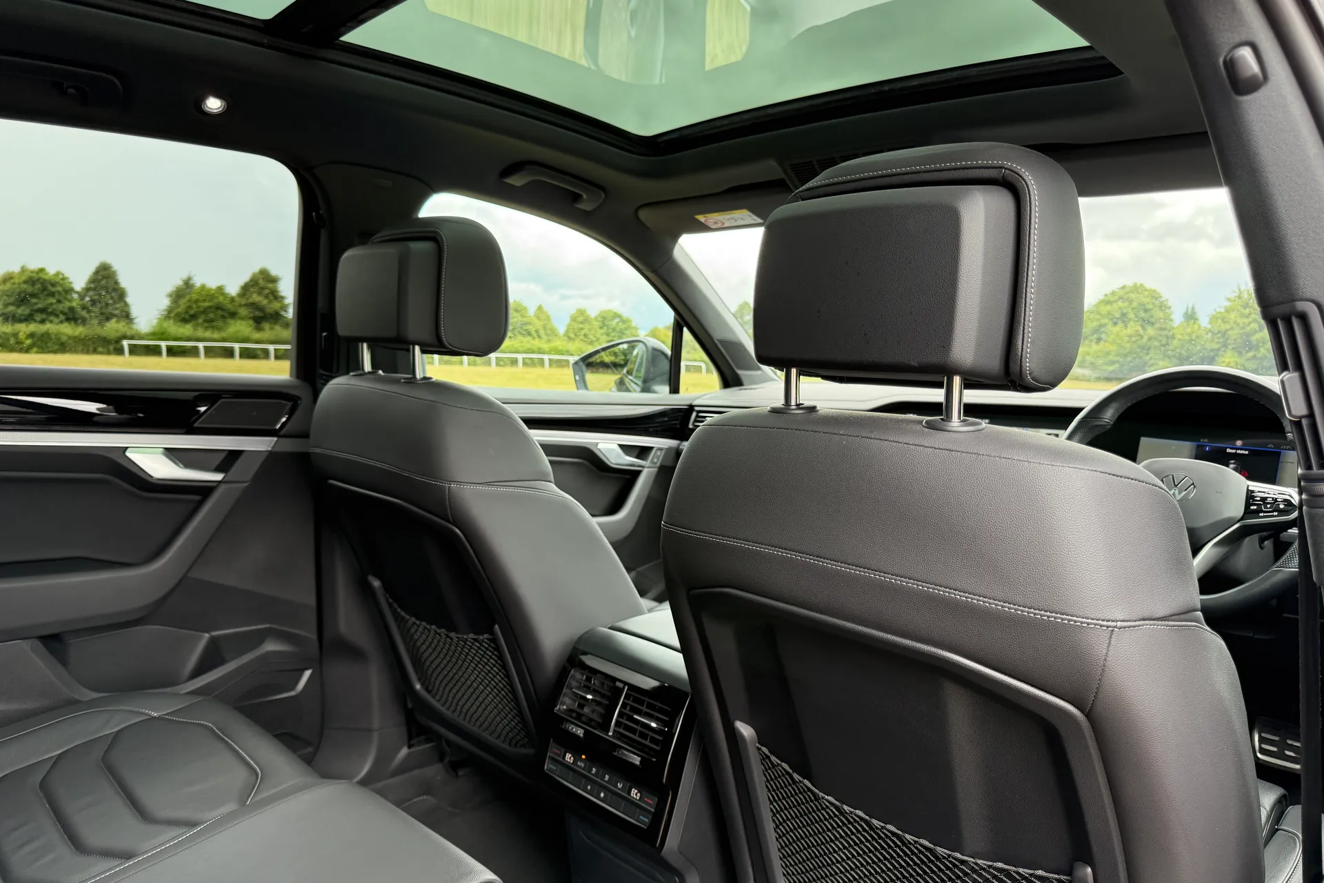 VOLKSWAGEN TOUAREG thumbnail image number 23