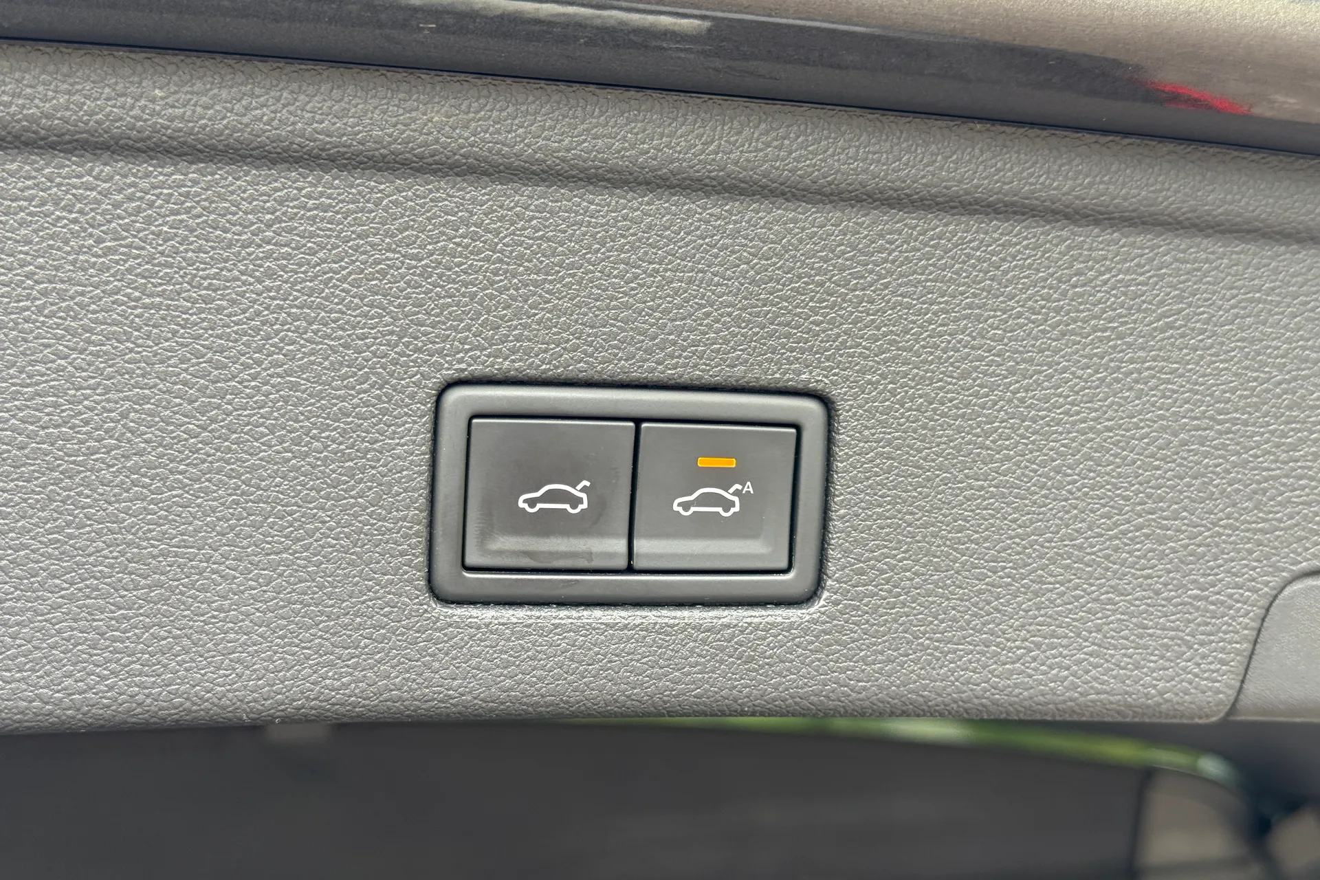 VOLKSWAGEN TOUAREG thumbnail image number 17