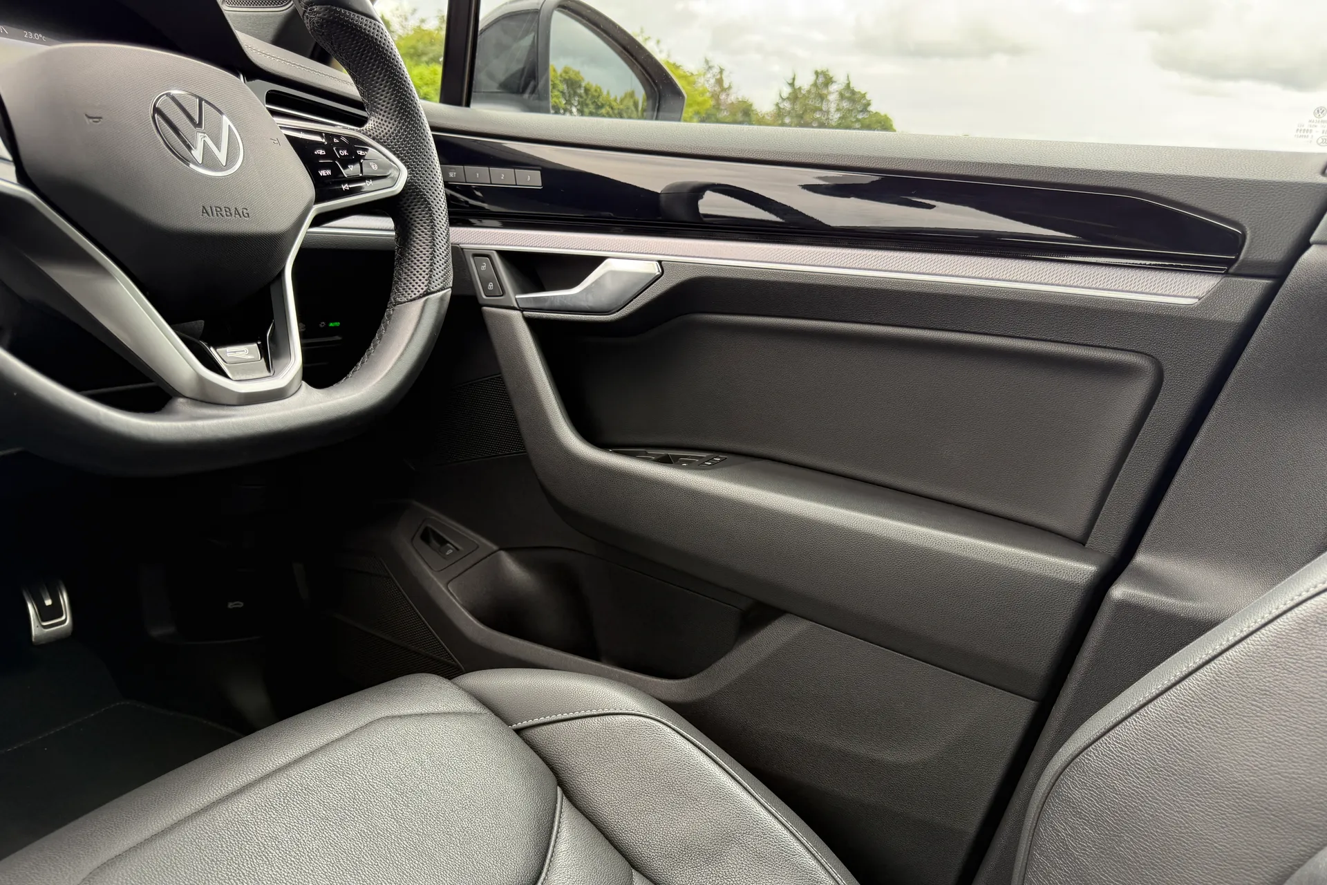 VOLKSWAGEN TOUAREG thumbnail image number 37