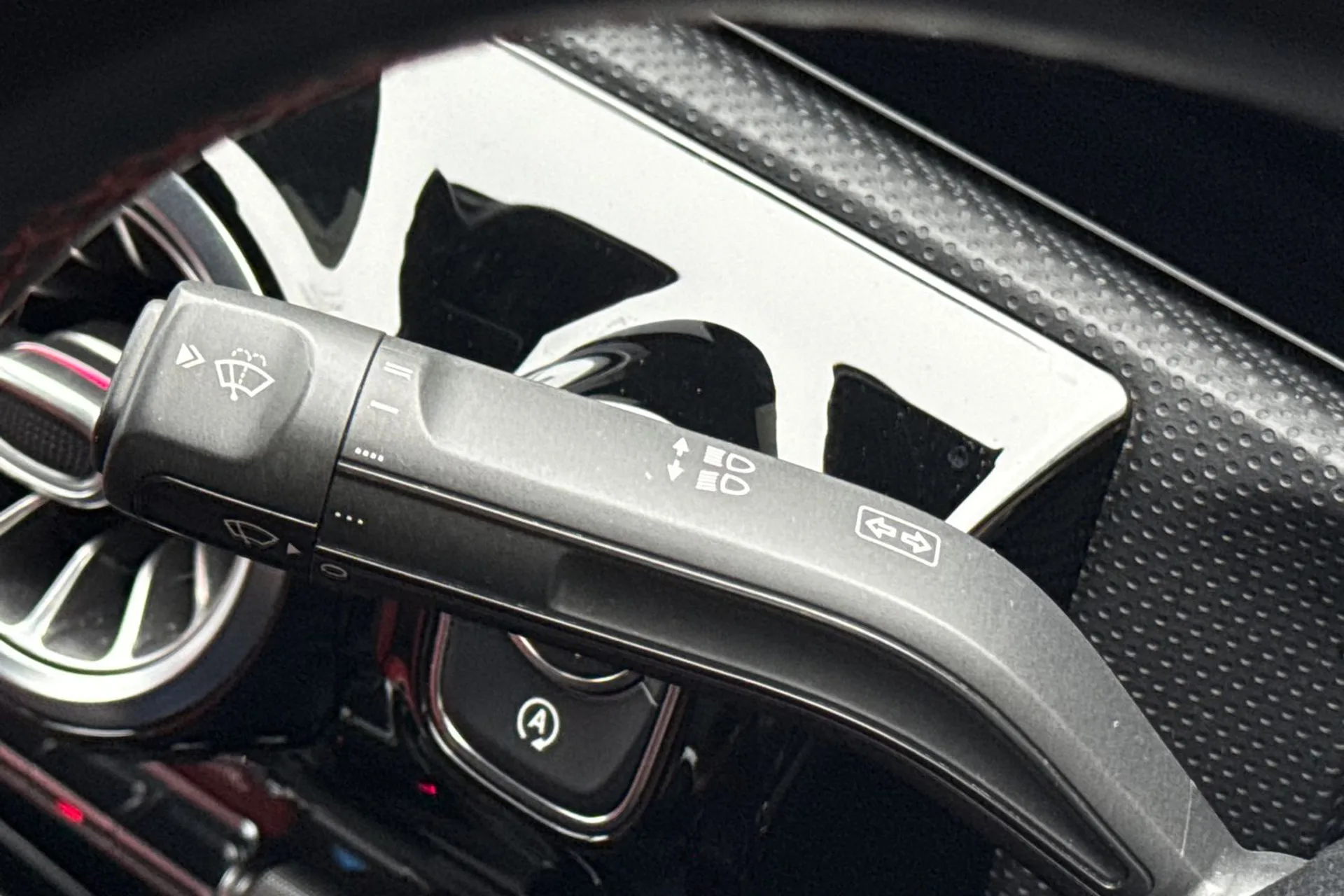 MERCEDES-BENZ CLA thumbnail image number 60