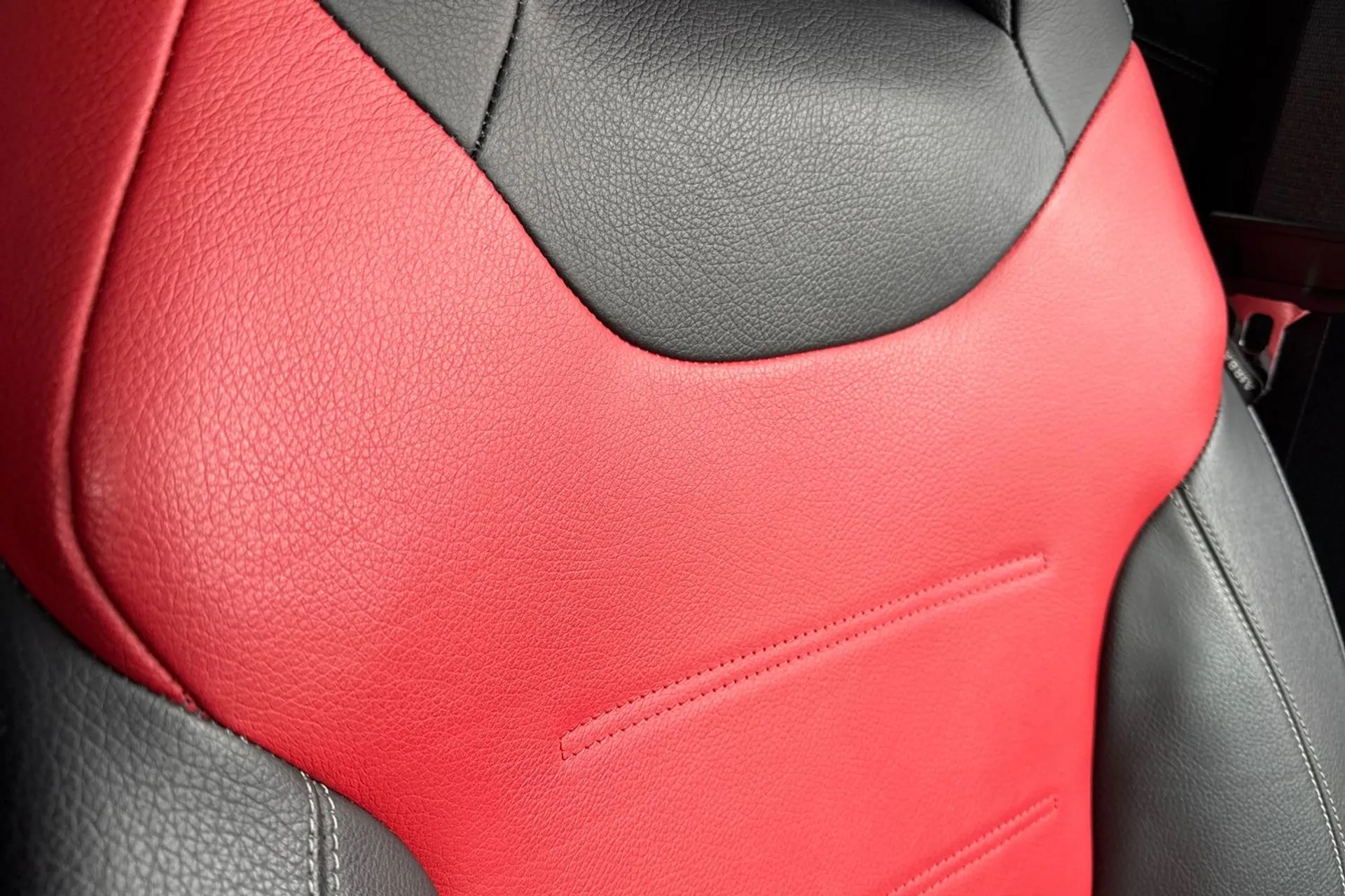 MERCEDES-BENZ CLA thumbnail image number 64