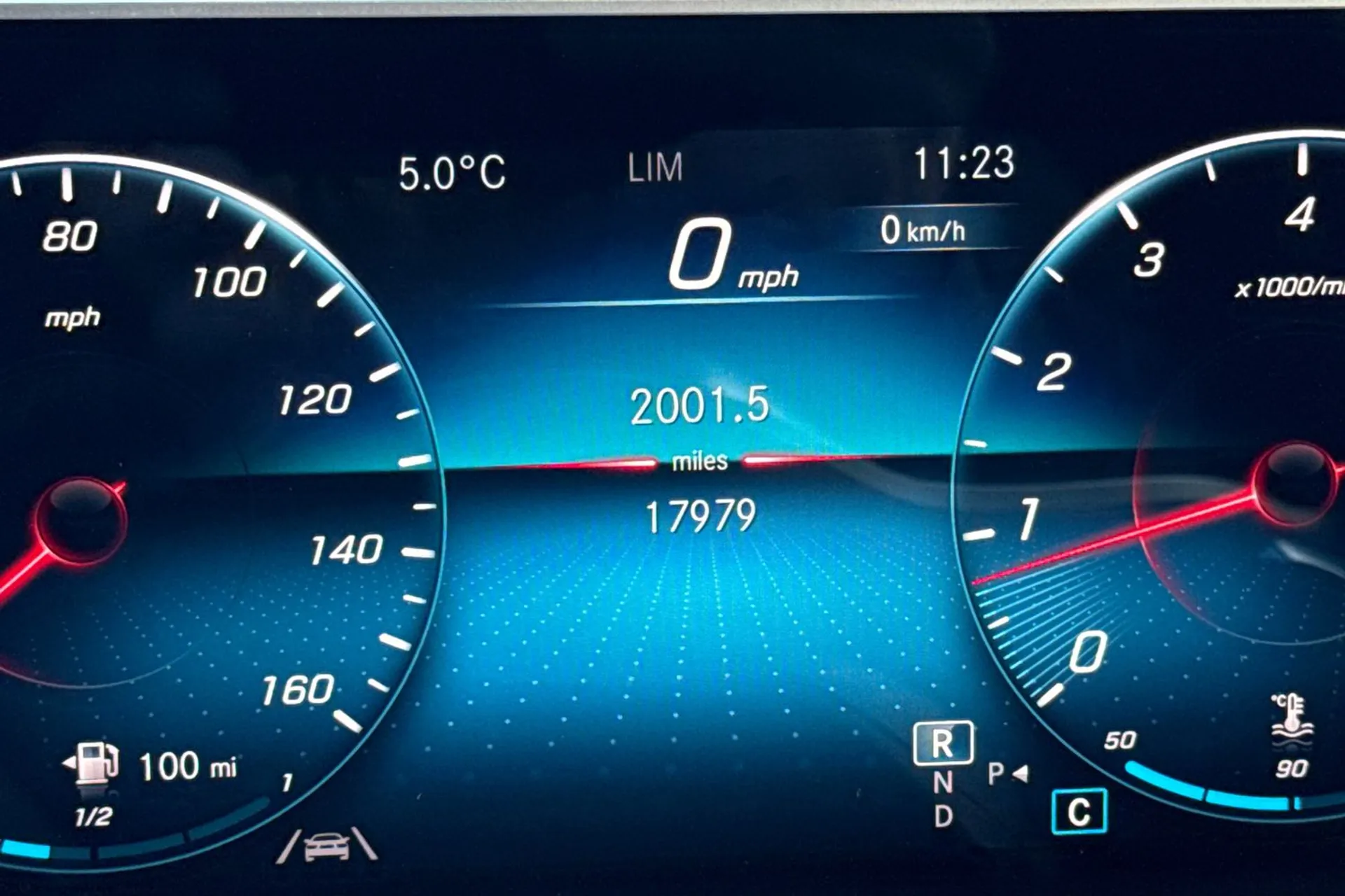 MERCEDES-BENZ CLA thumbnail image number 43