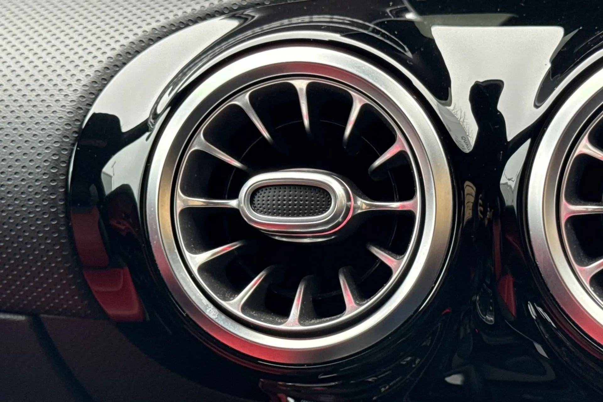 MERCEDES-BENZ CLA thumbnail image number 58