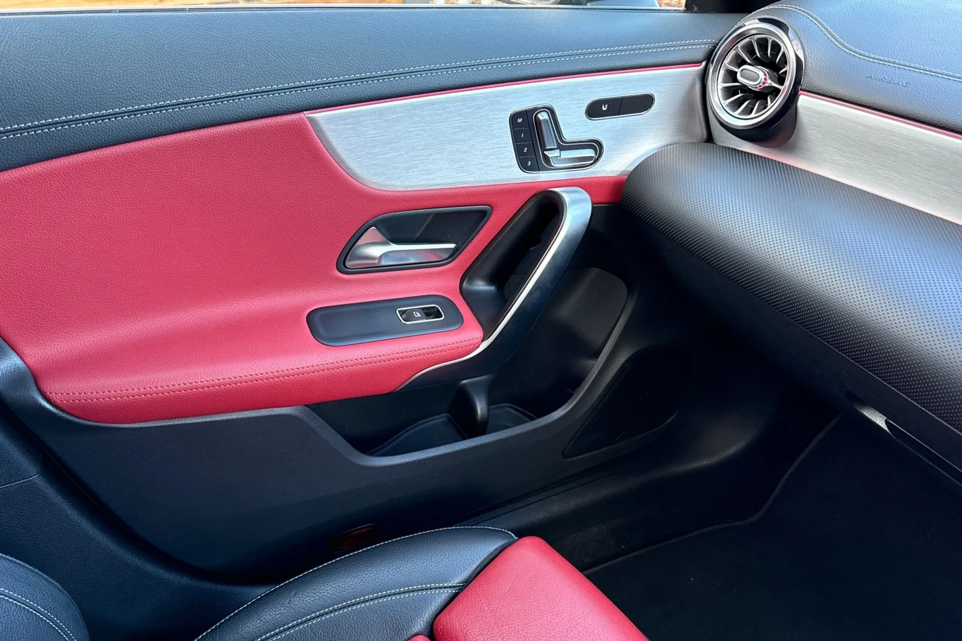 MERCEDES-BENZ CLA thumbnail image number 54