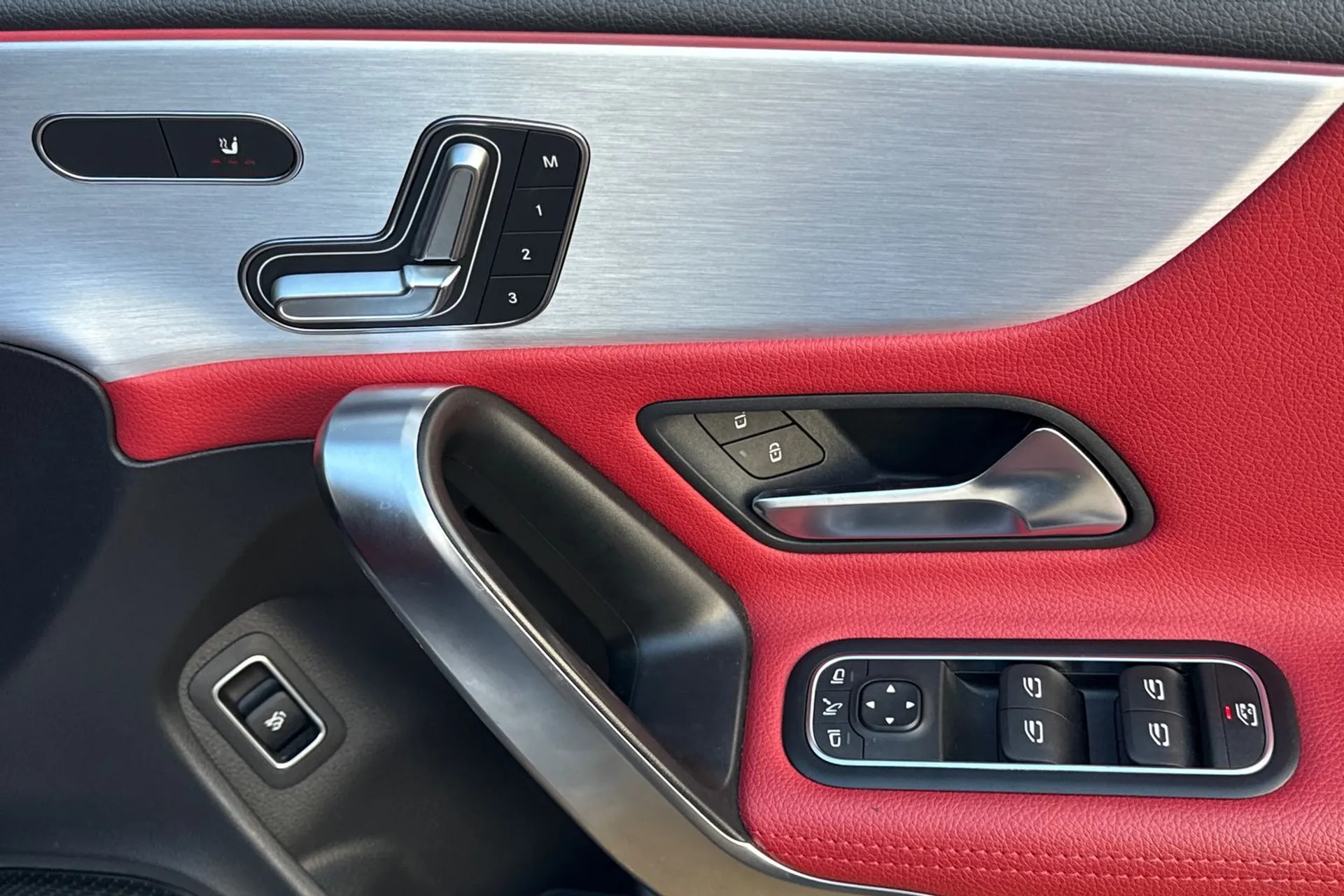 MERCEDES-BENZ CLA thumbnail image number 51