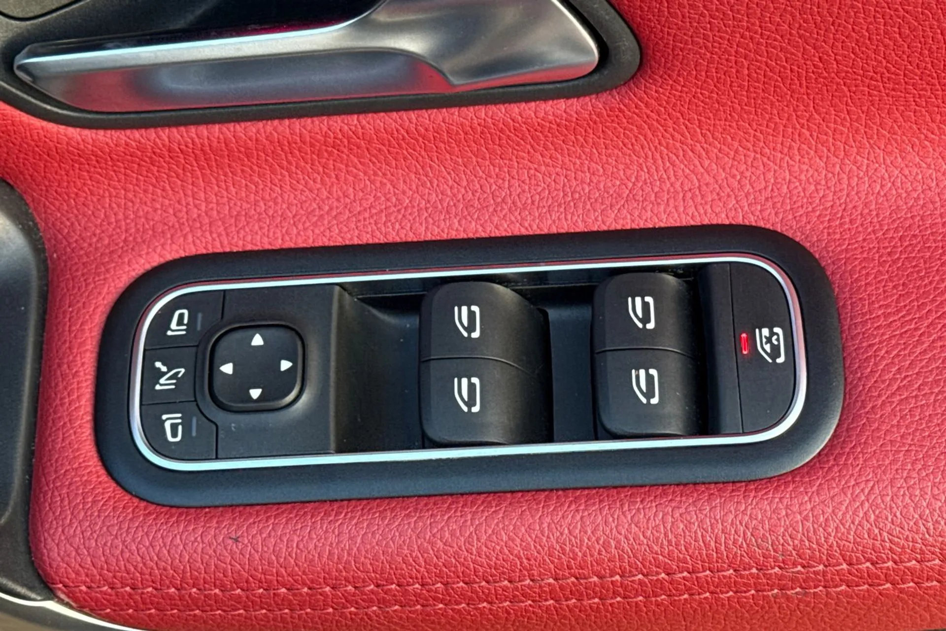 MERCEDES-BENZ CLA thumbnail image number 49