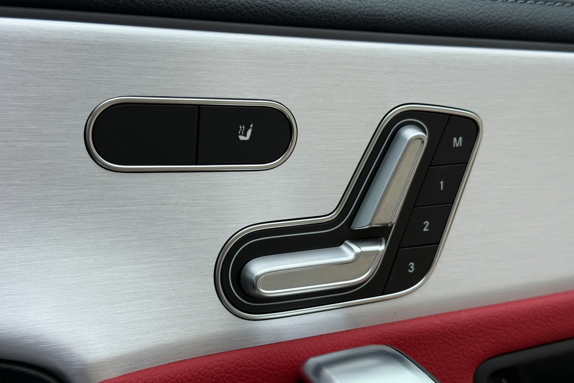 MERCEDES-BENZ CLA thumbnail image number 37