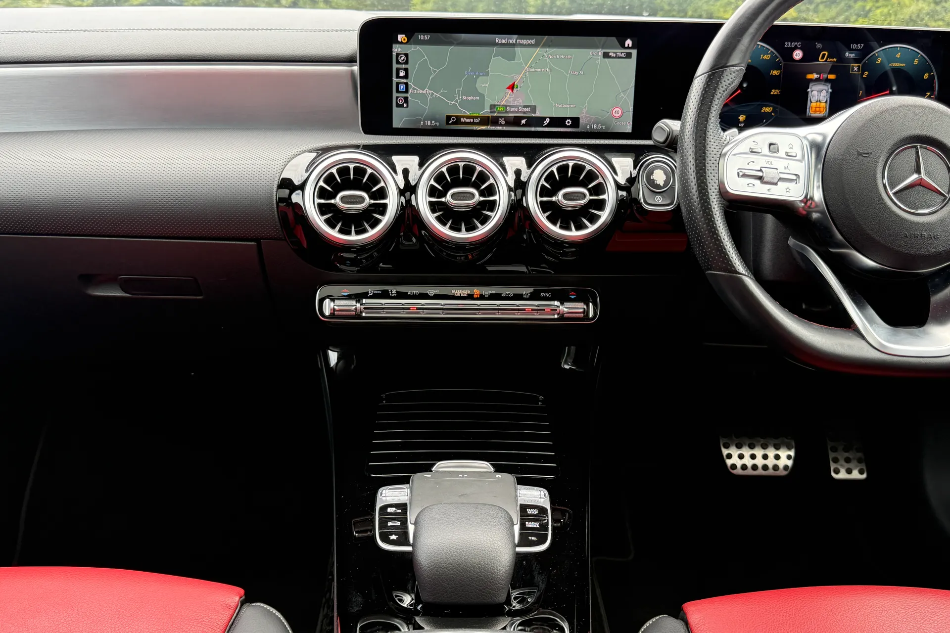 MERCEDES-BENZ CLA thumbnail image number 32