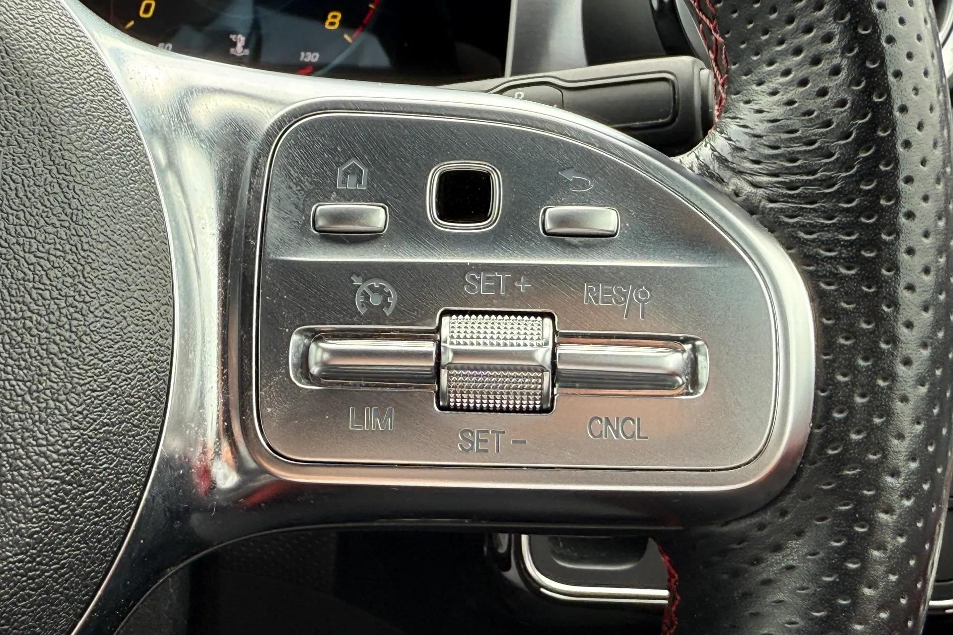 MERCEDES-BENZ CLA thumbnail image number 42