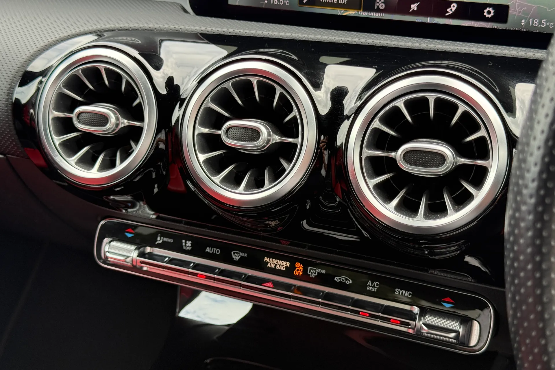 MERCEDES-BENZ CLA thumbnail image number 40