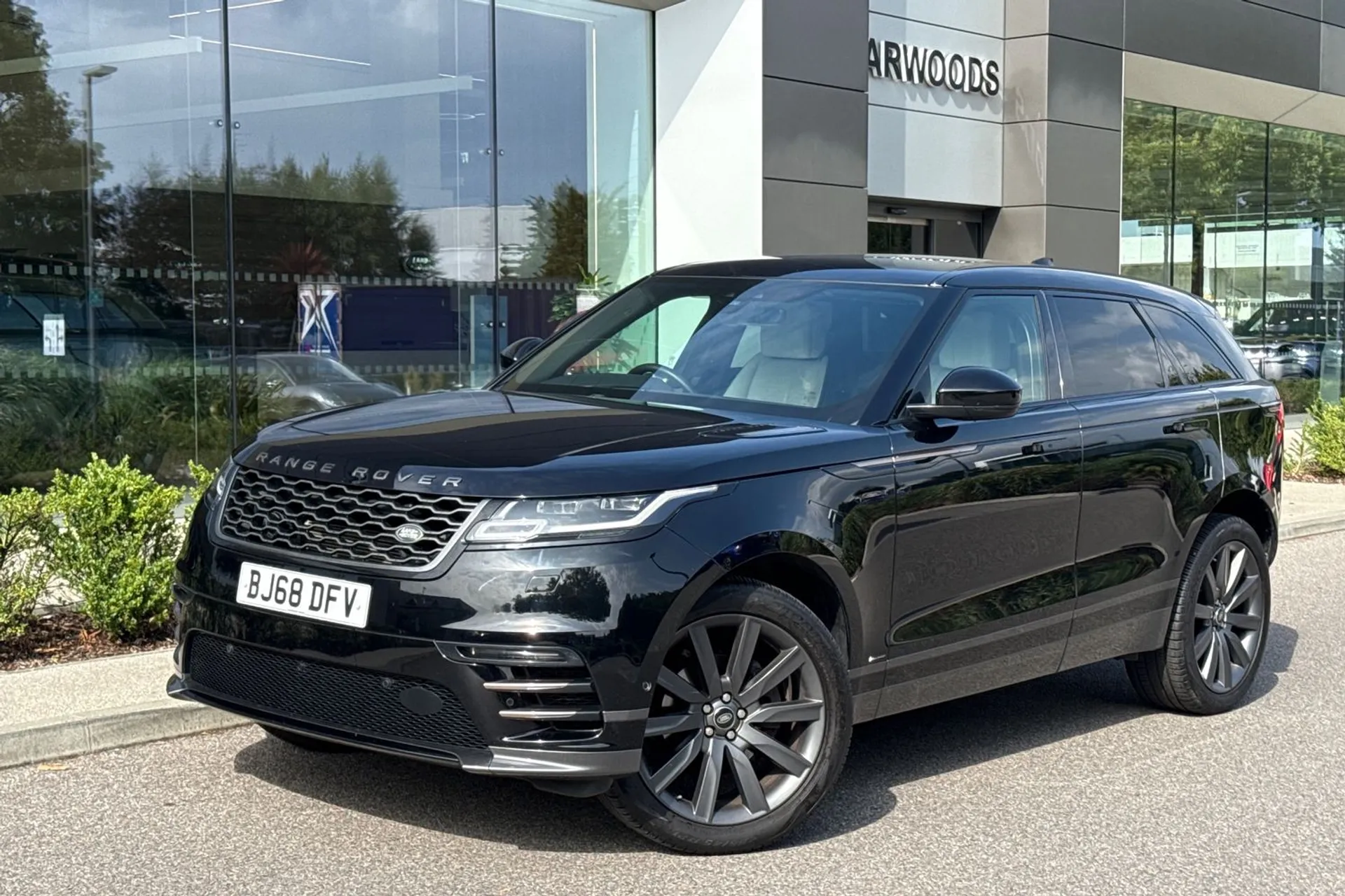 LAND ROVER RANGE ROVER VELAR thumbnail image number 18