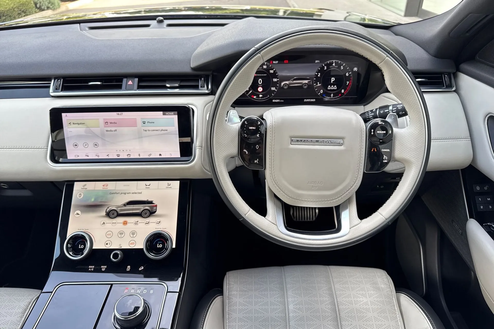 LAND ROVER RANGE ROVER VELAR thumbnail image number 26