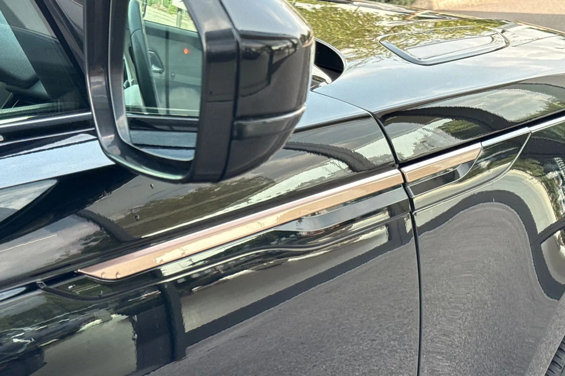 LAND ROVER RANGE ROVER VELAR thumbnail image number 14