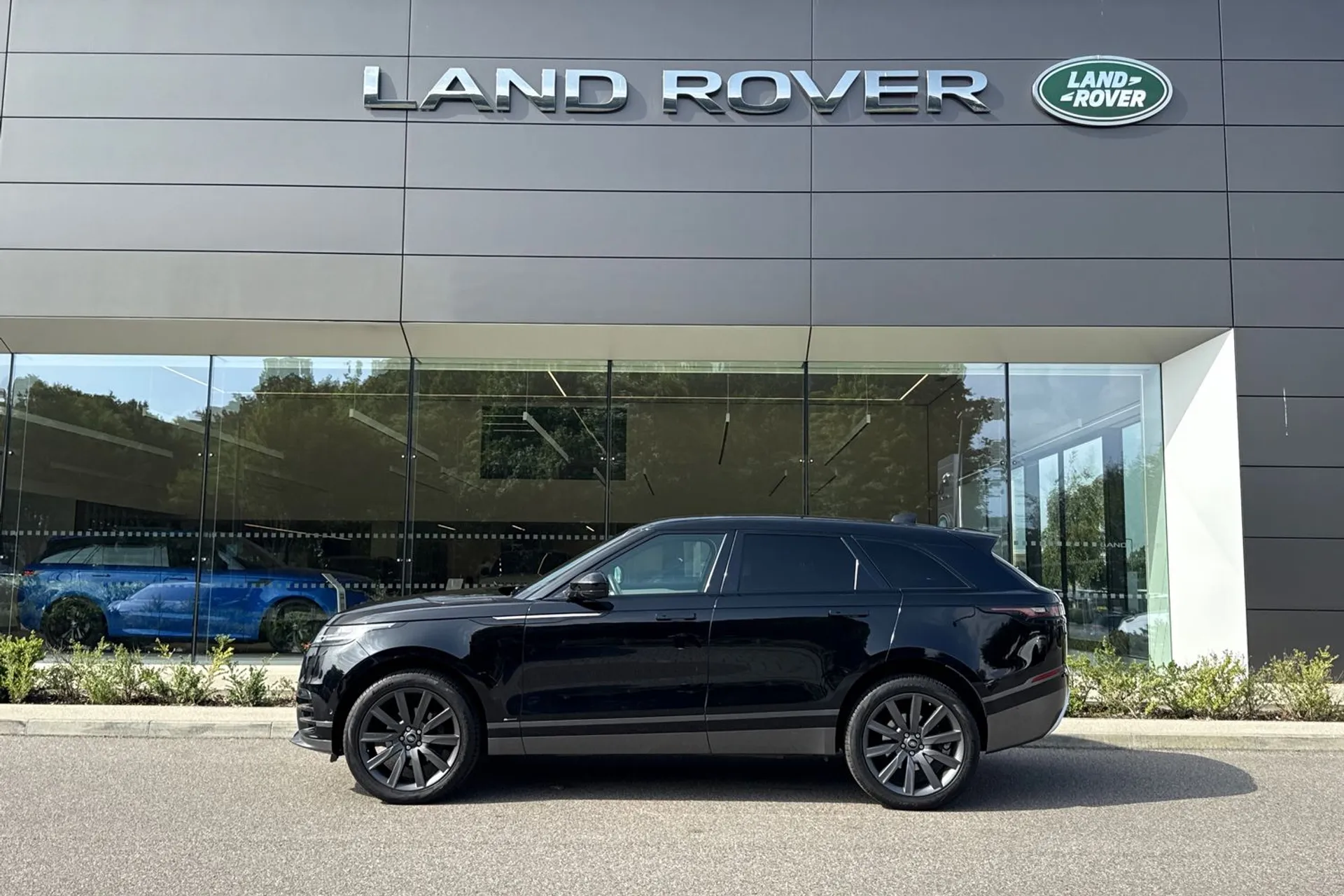 LAND ROVER RANGE ROVER VELAR thumbnail image number 8