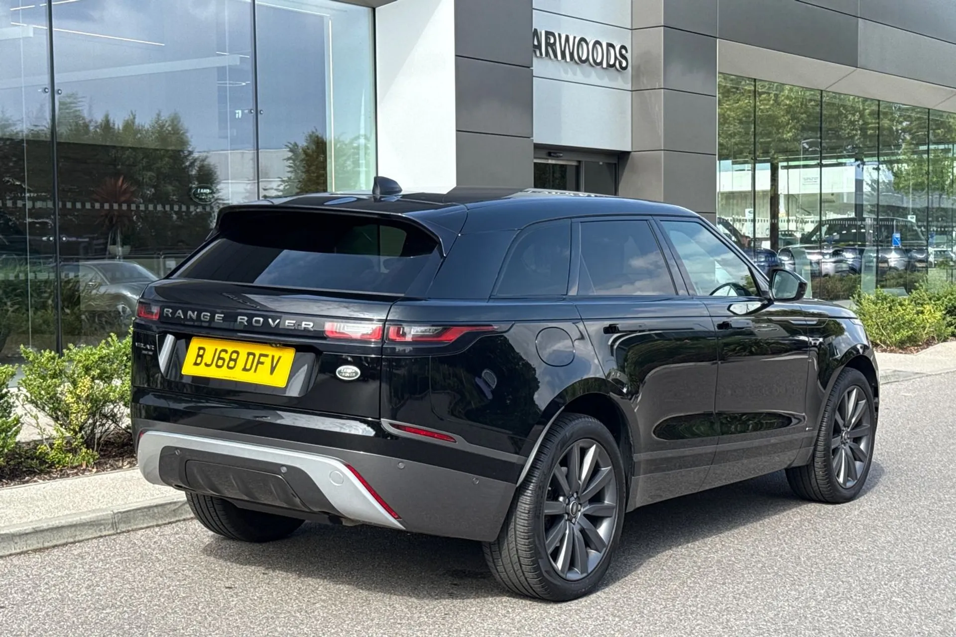 LAND ROVER RANGE ROVER VELAR thumbnail image number 12