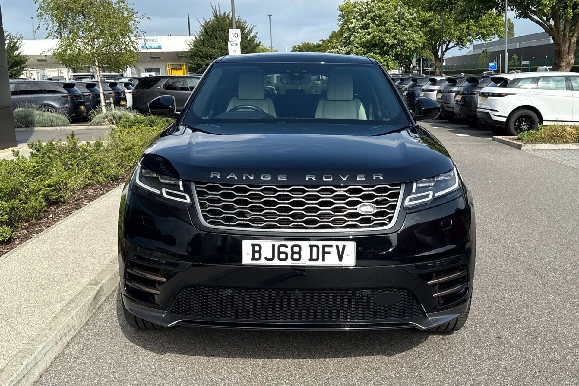 LAND ROVER RANGE ROVER VELAR thumbnail image number 20