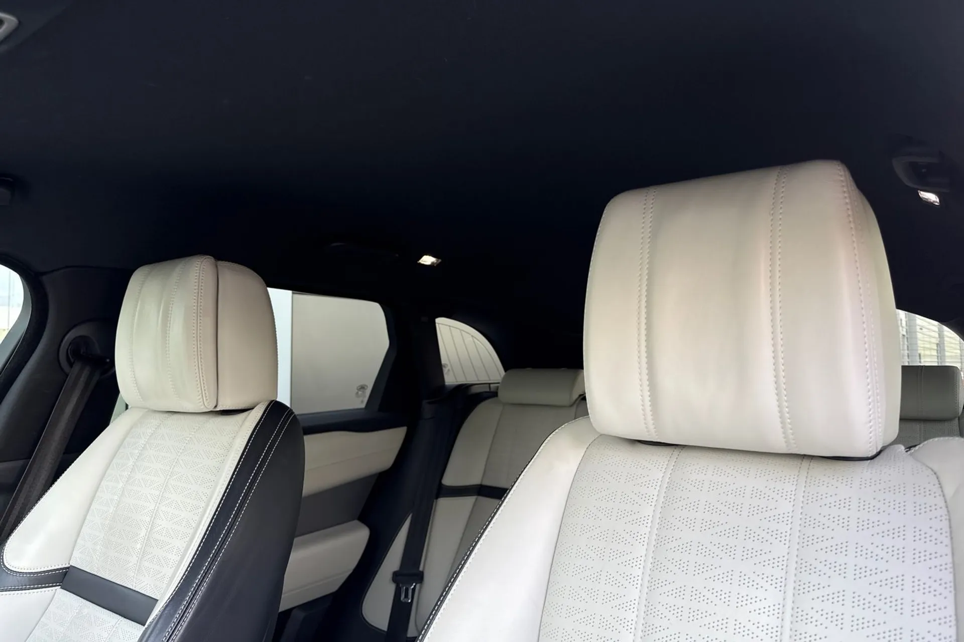 LAND ROVER RANGE ROVER VELAR thumbnail image number 5