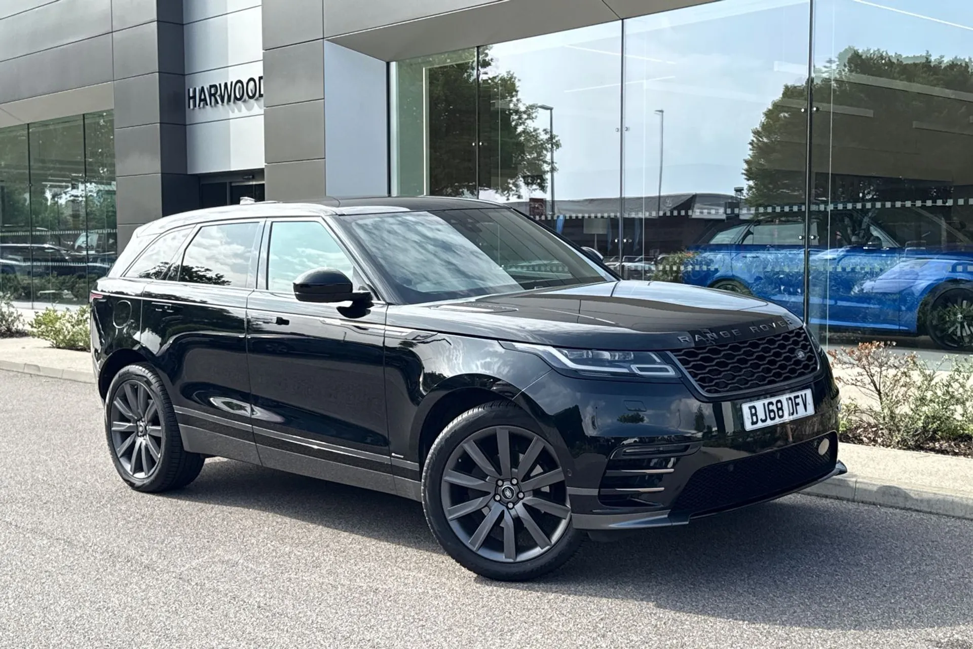 LAND ROVER RANGE ROVER VELAR focused image