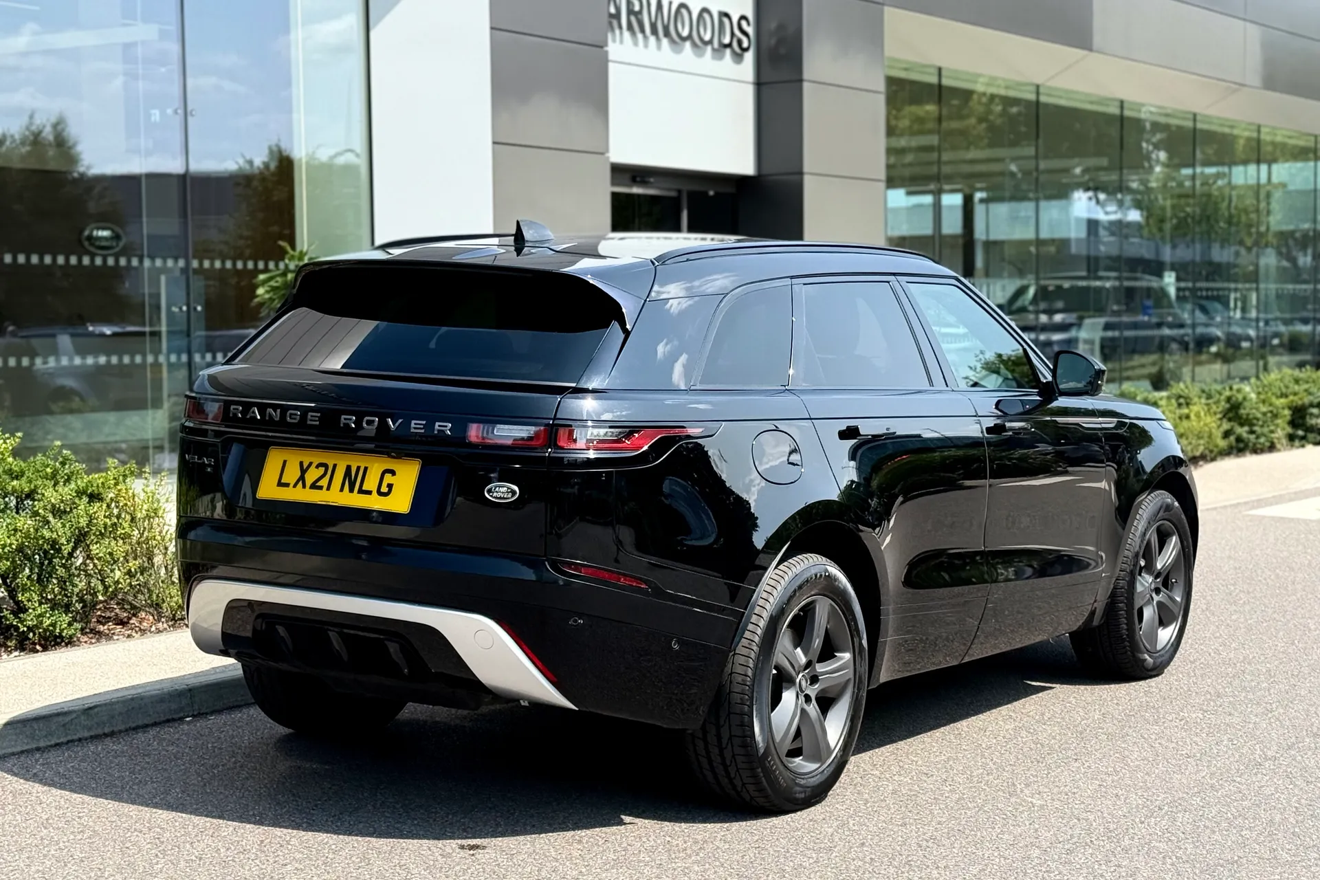 LAND ROVER RANGE ROVER VELAR thumbnail image number 19