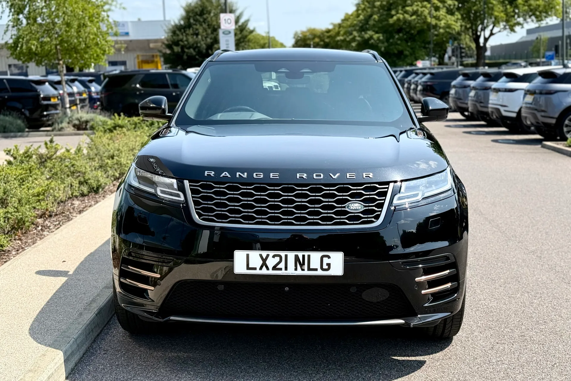 LAND ROVER RANGE ROVER VELAR thumbnail image number 12
