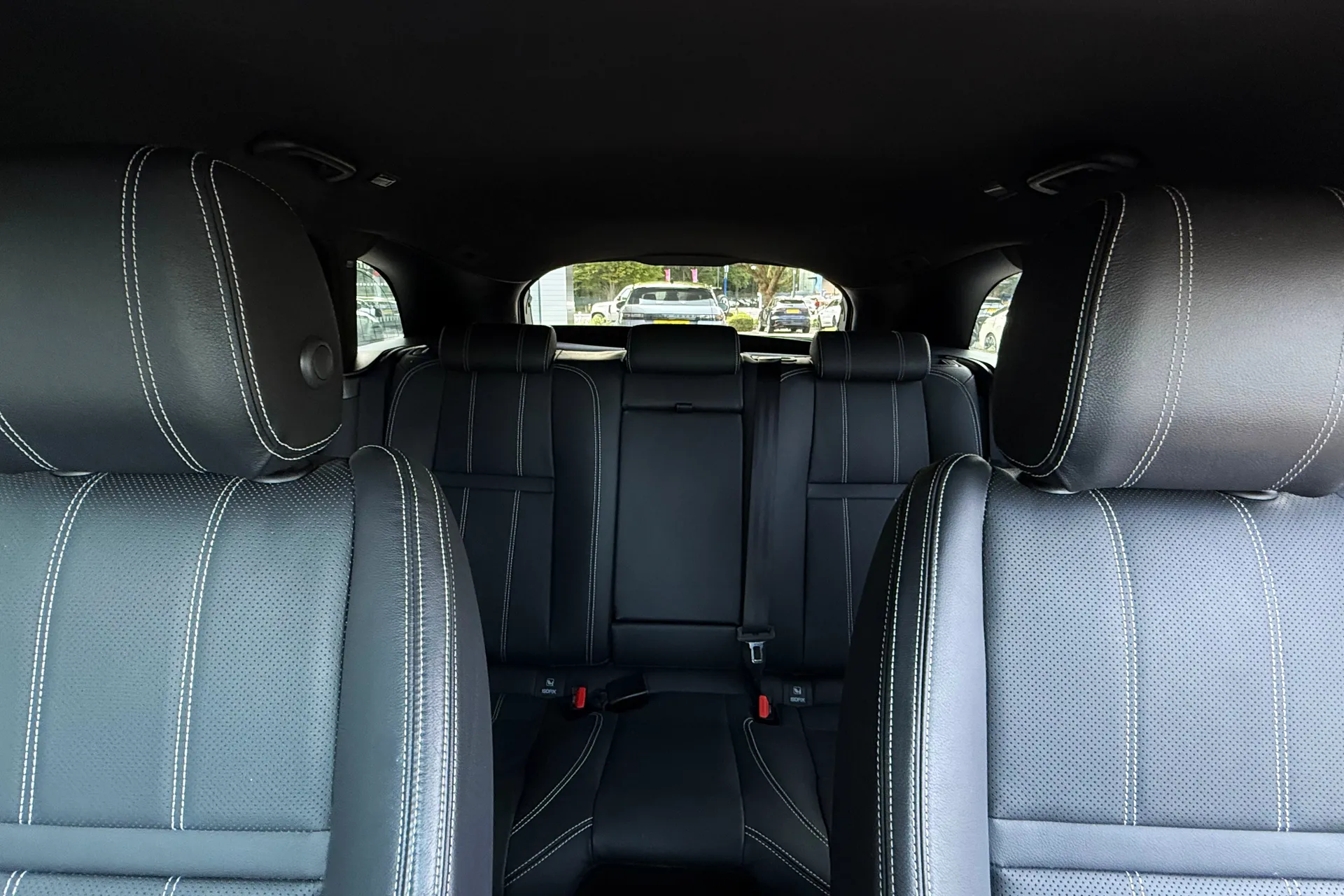 LAND ROVER RANGE ROVER VELAR thumbnail image number 37