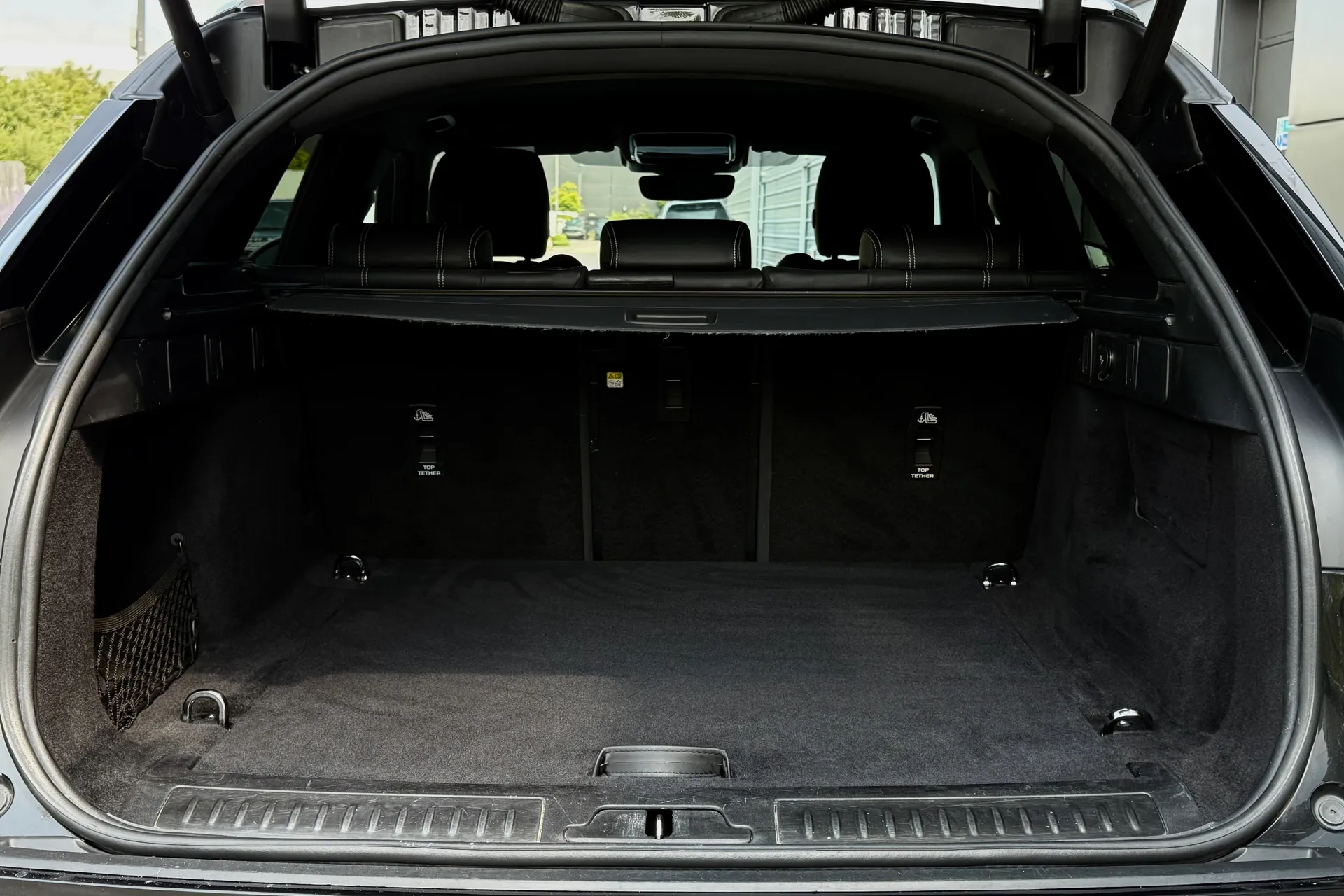 LAND ROVER RANGE ROVER VELAR thumbnail image number 25