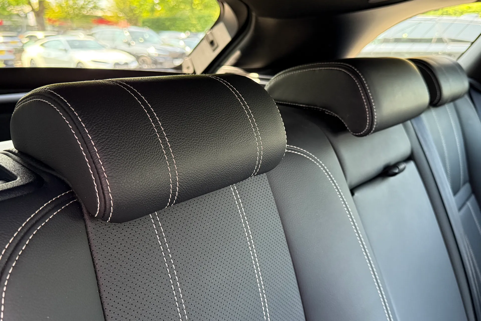 LAND ROVER RANGE ROVER VELAR thumbnail image number 39