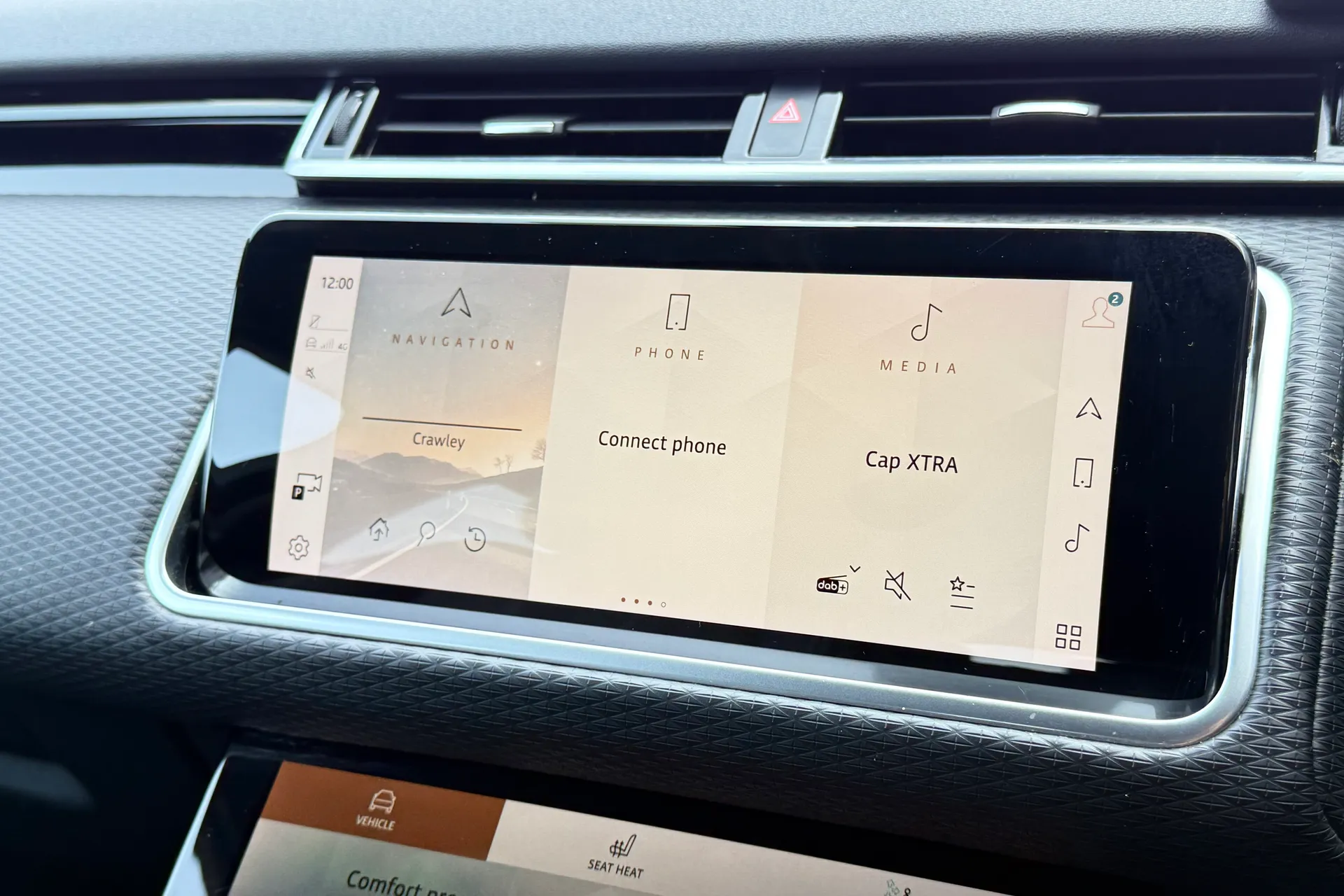 LAND ROVER RANGE ROVER VELAR thumbnail image number 48