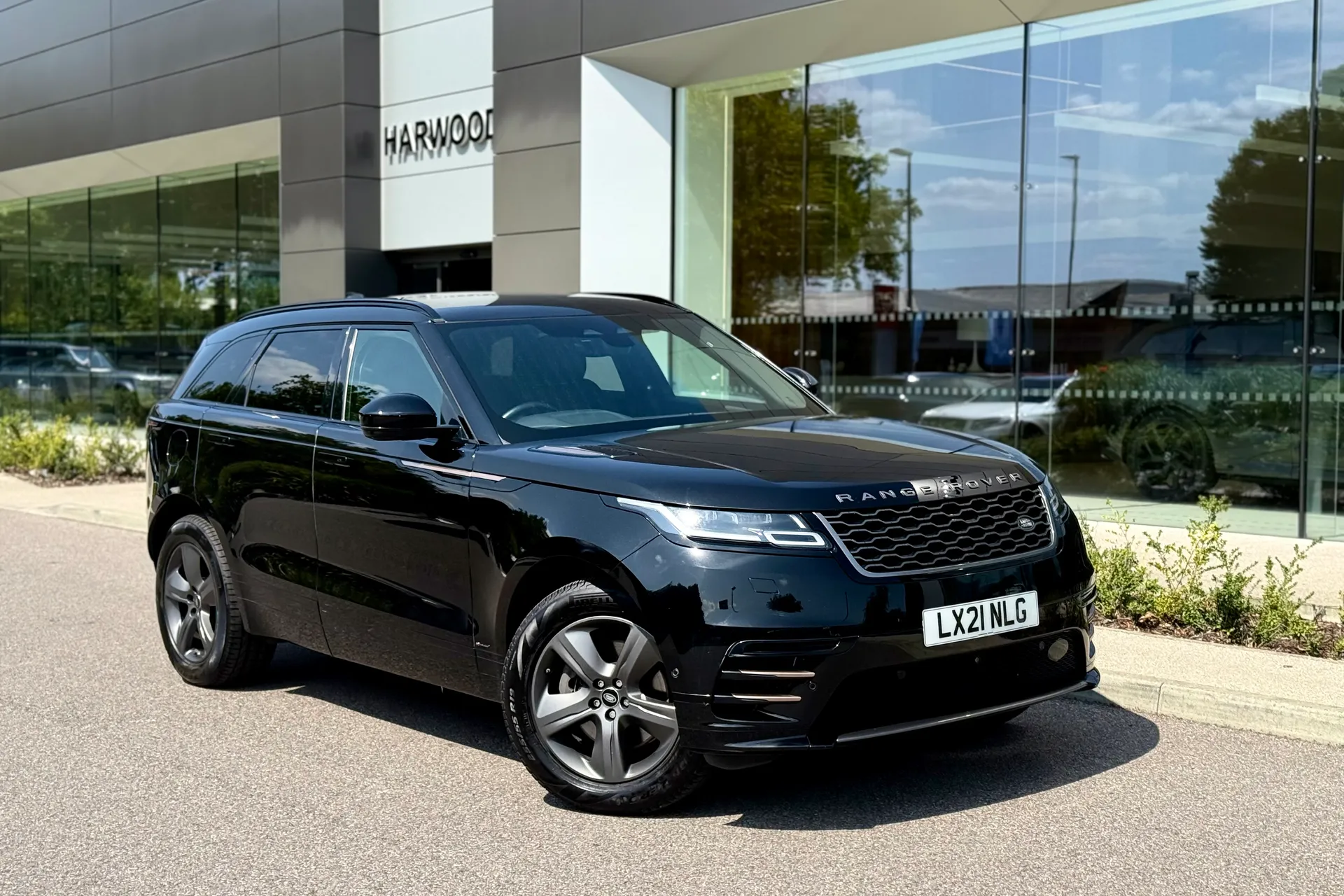 LAND ROVER RANGE ROVER VELAR focused image
