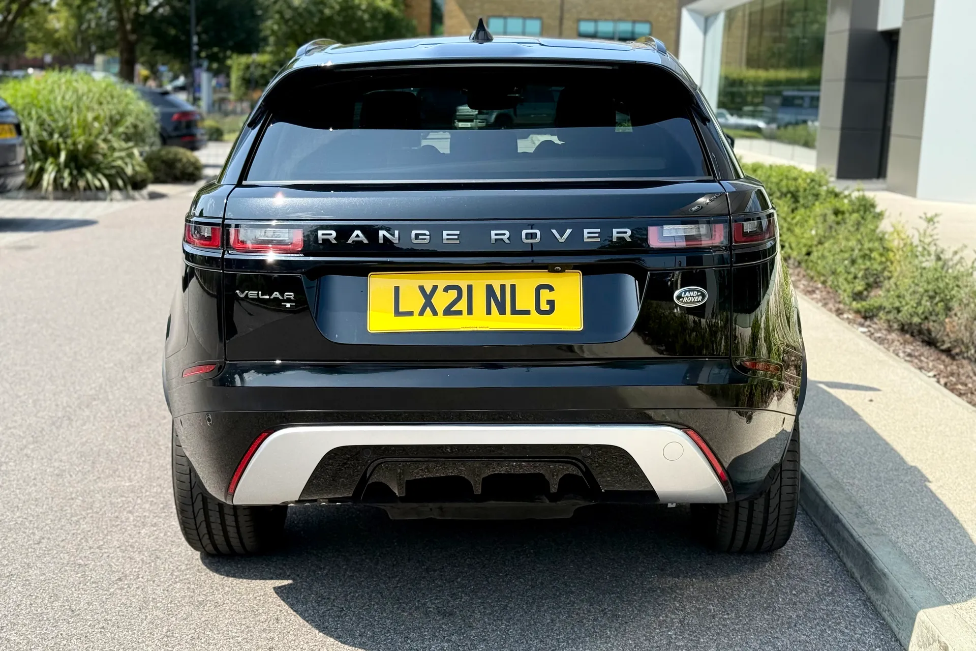 LAND ROVER RANGE ROVER VELAR thumbnail image number 17