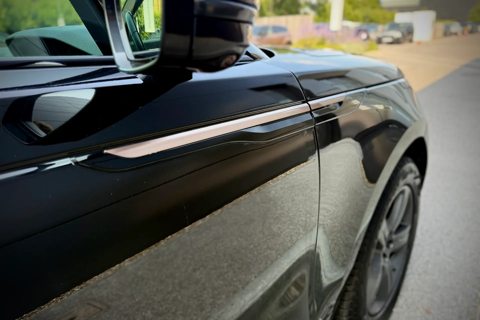 LAND ROVER RANGE ROVER VELAR thumbnail image number 20