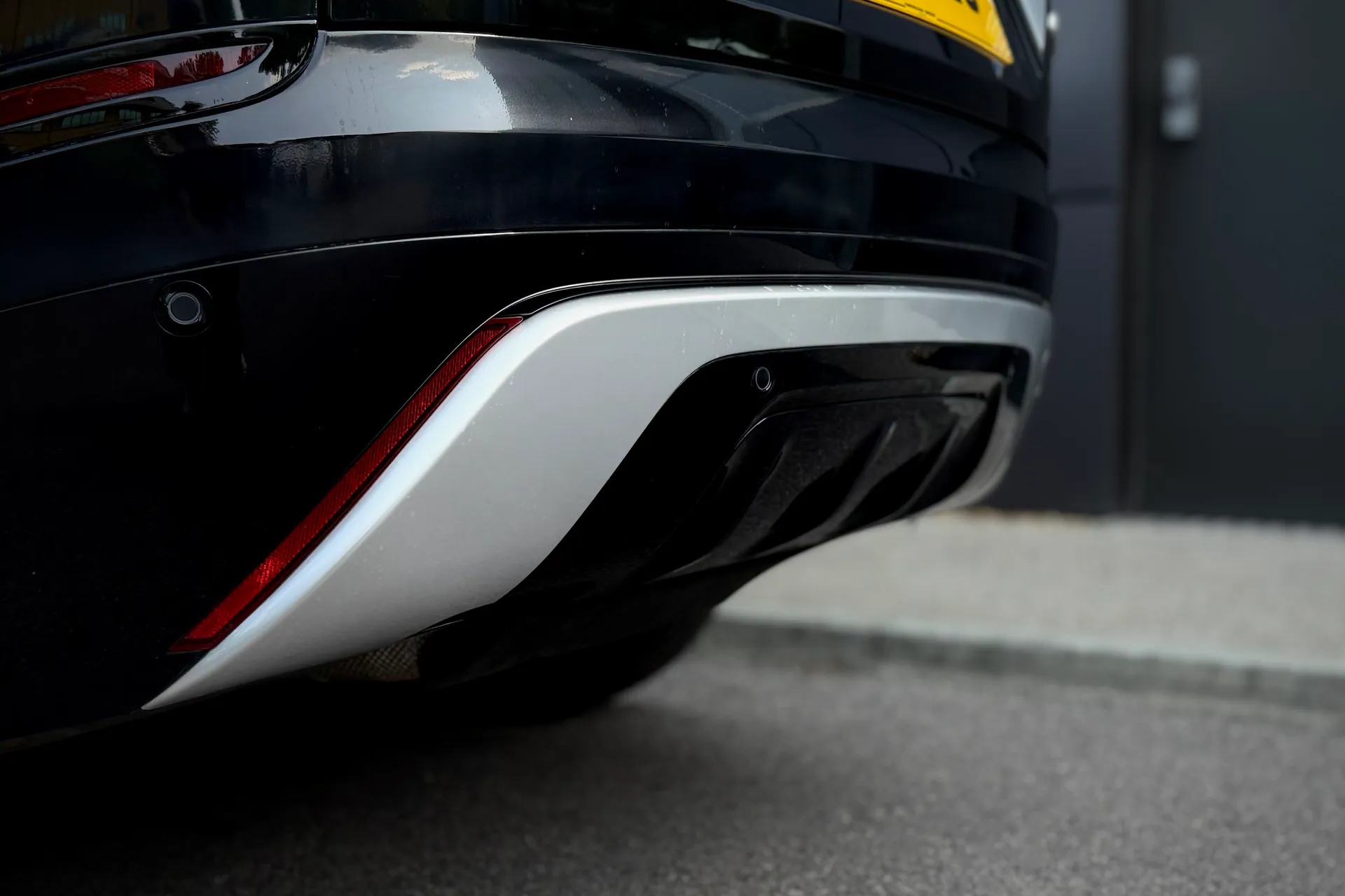 LAND ROVER RANGE ROVER VELAR thumbnail image number 16