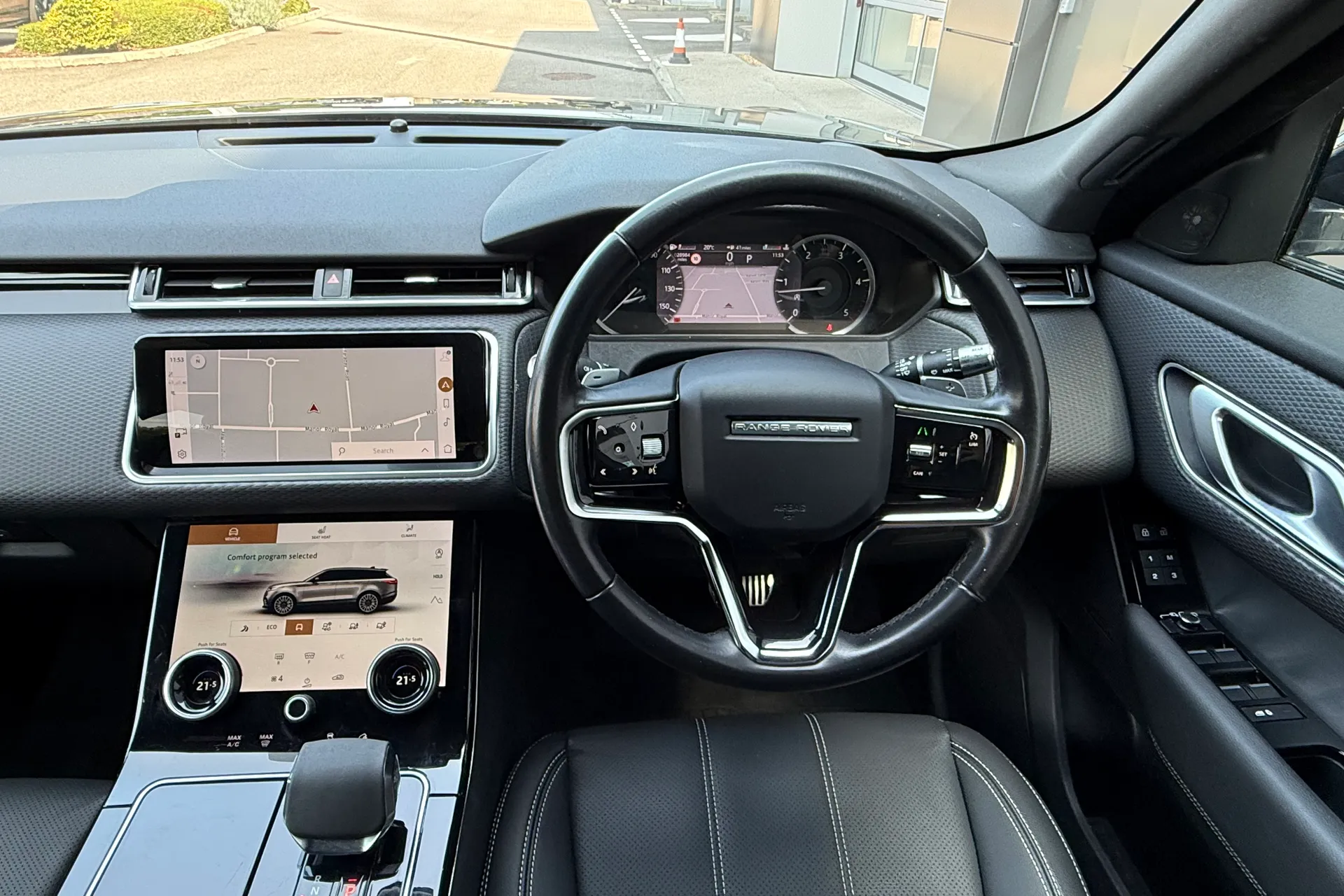 LAND ROVER RANGE ROVER VELAR thumbnail image number 29