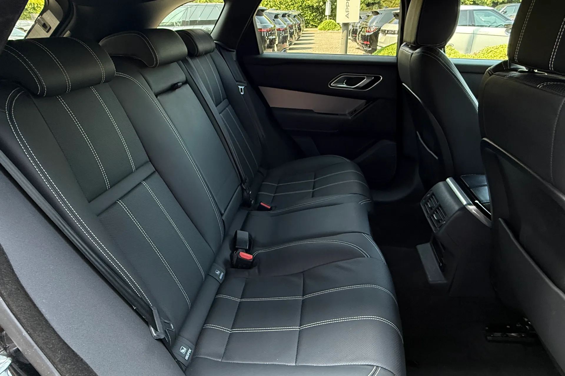 LAND ROVER RANGE ROVER VELAR thumbnail image number 40