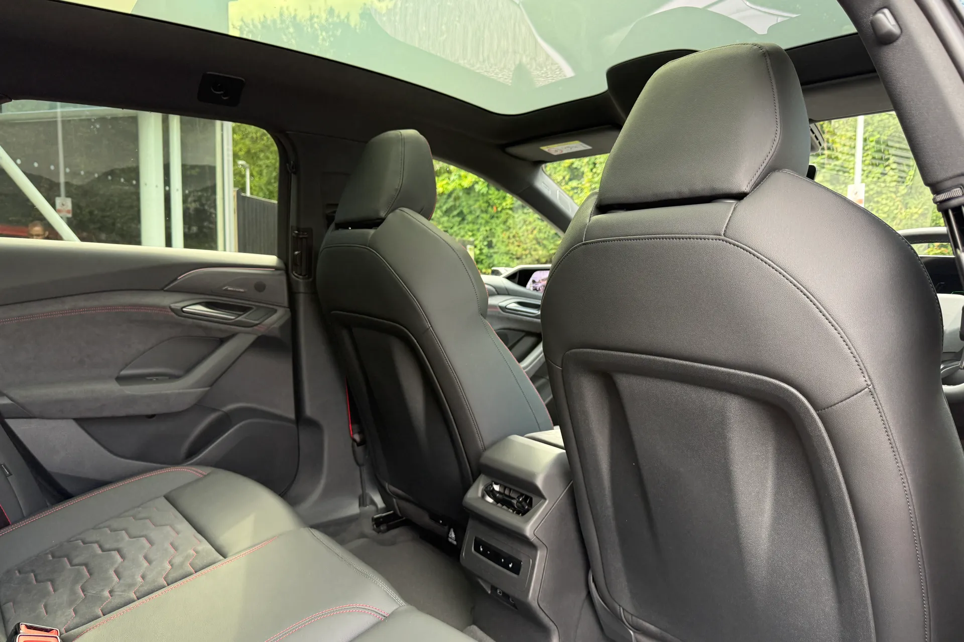 Audi A6 thumbnail image number 33