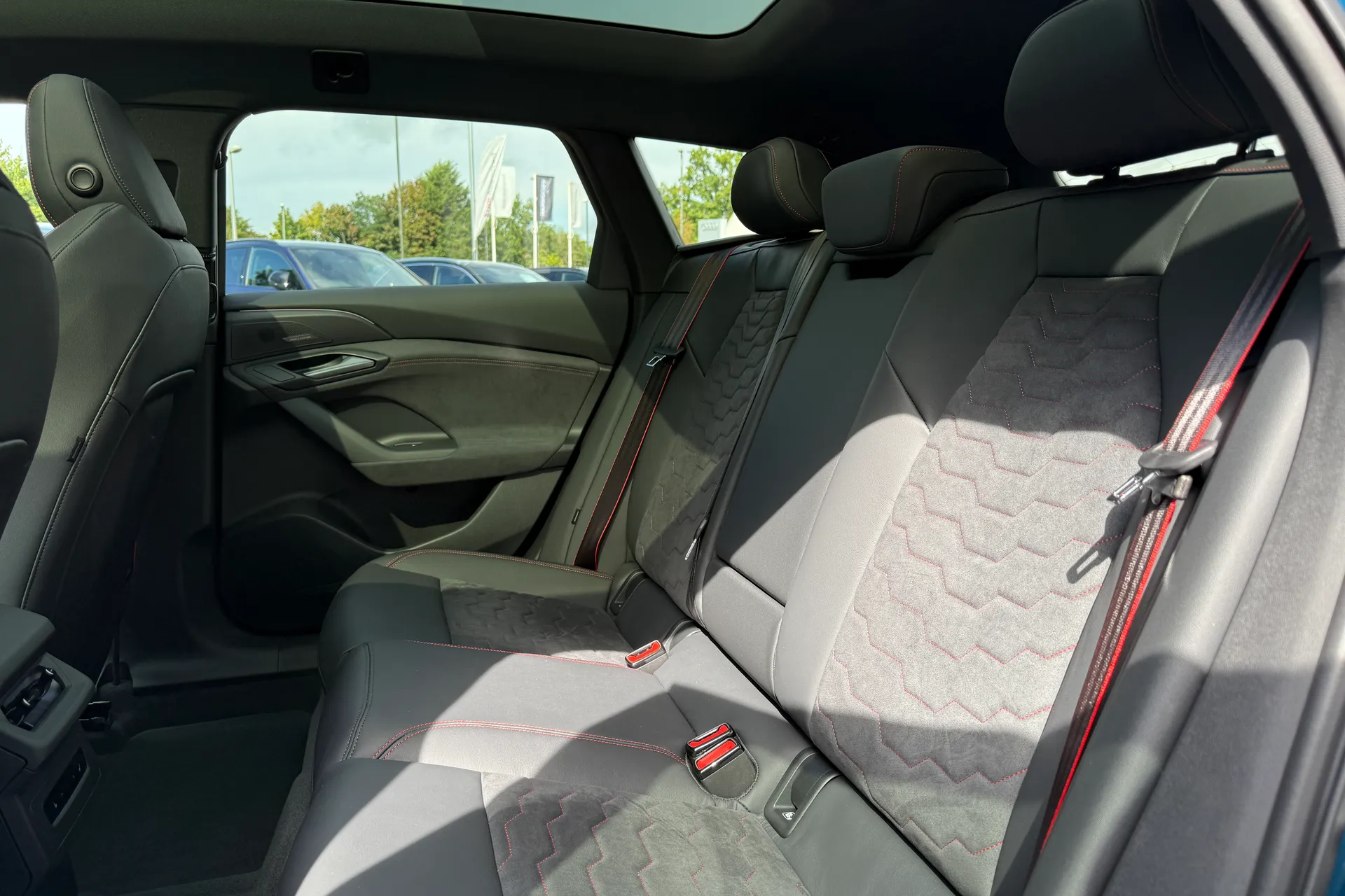 Audi A6 thumbnail image number 40