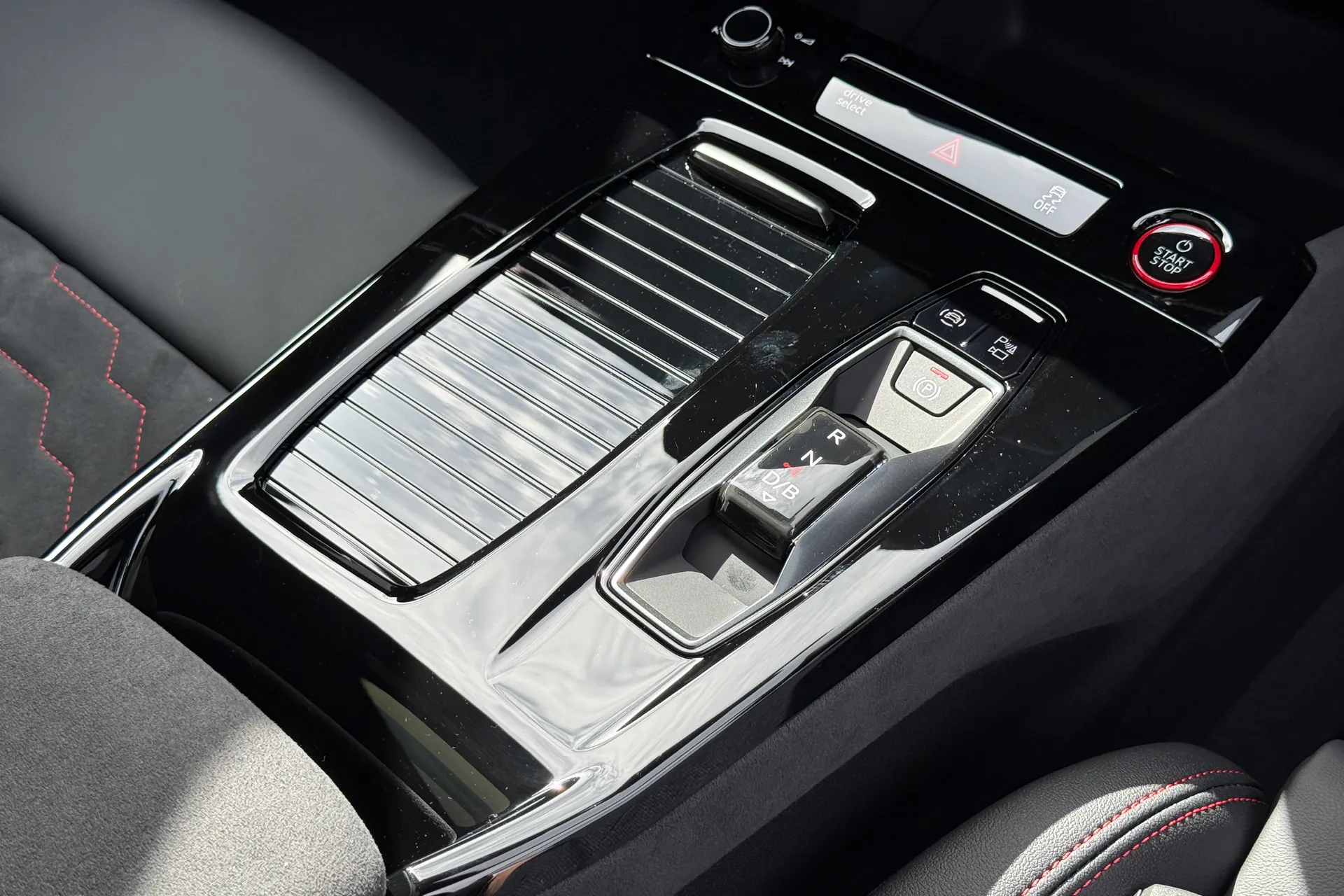 Audi A6 thumbnail image number 12