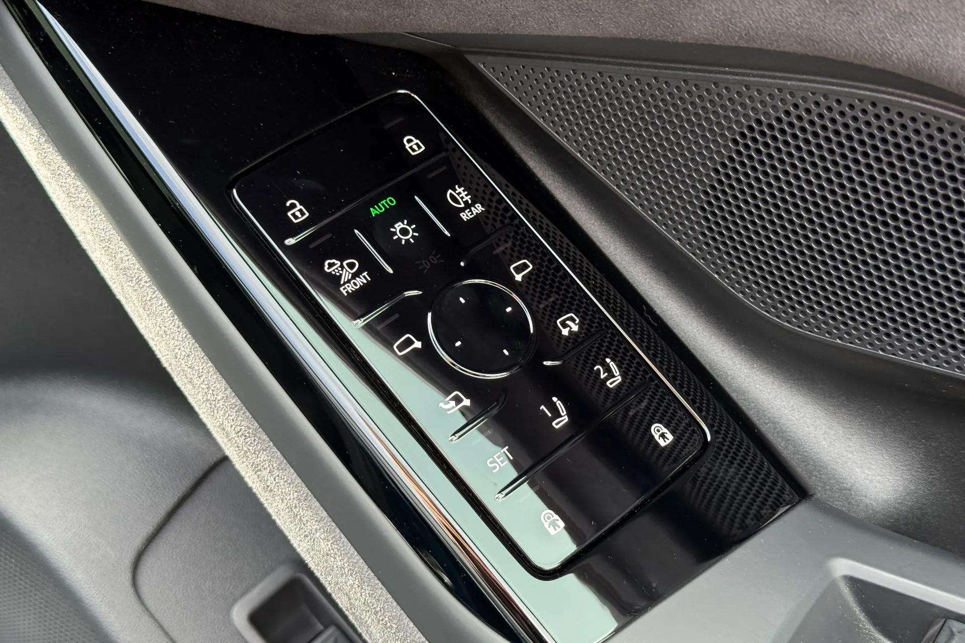 Audi A6 thumbnail image number 16